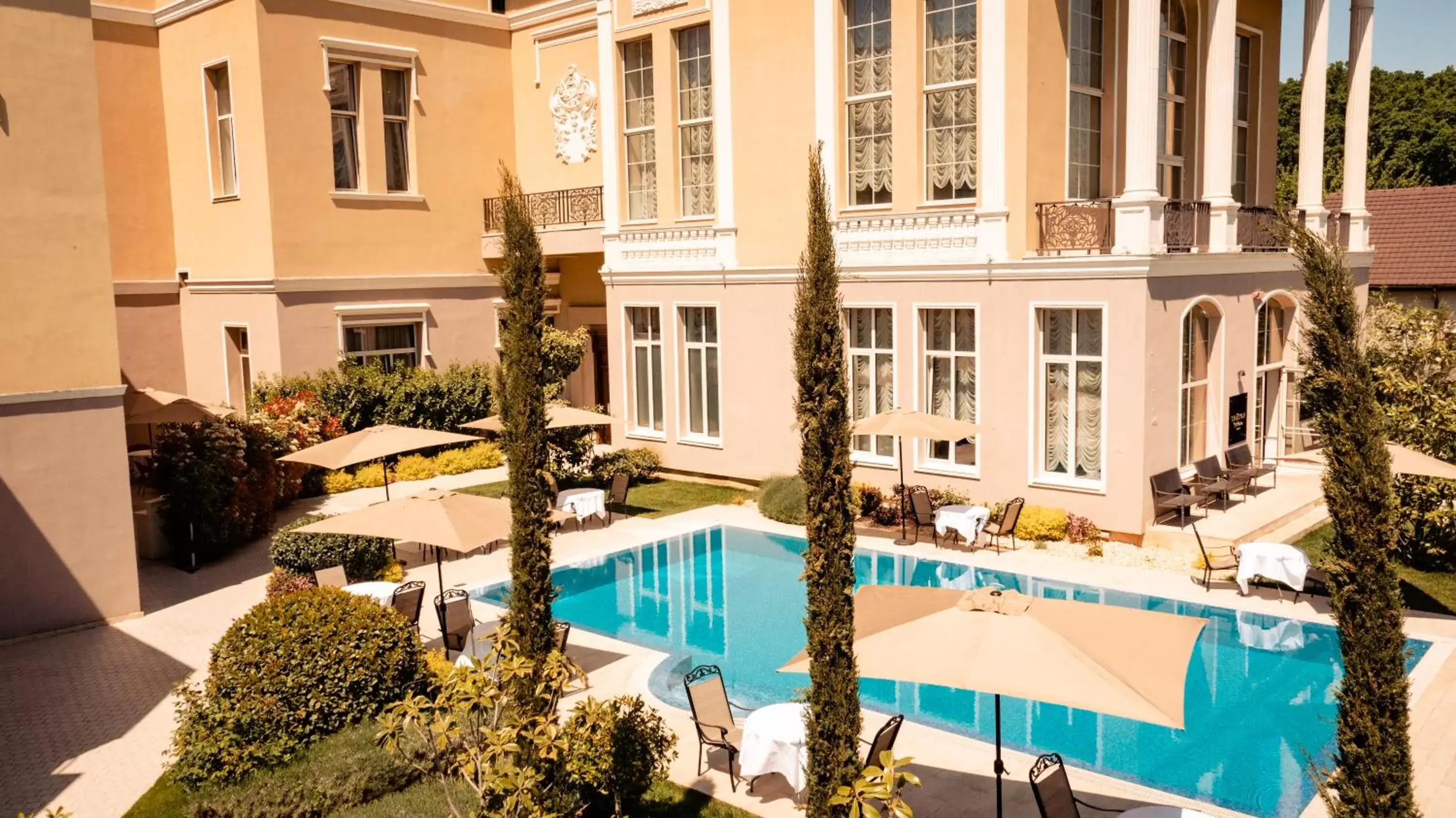 Swimming pool in Tresor Le Palais Timisoara, Curio Collection by Hilton Swimming pool in Tresor Le Palais Timisoara, Curio Collection by Hilton