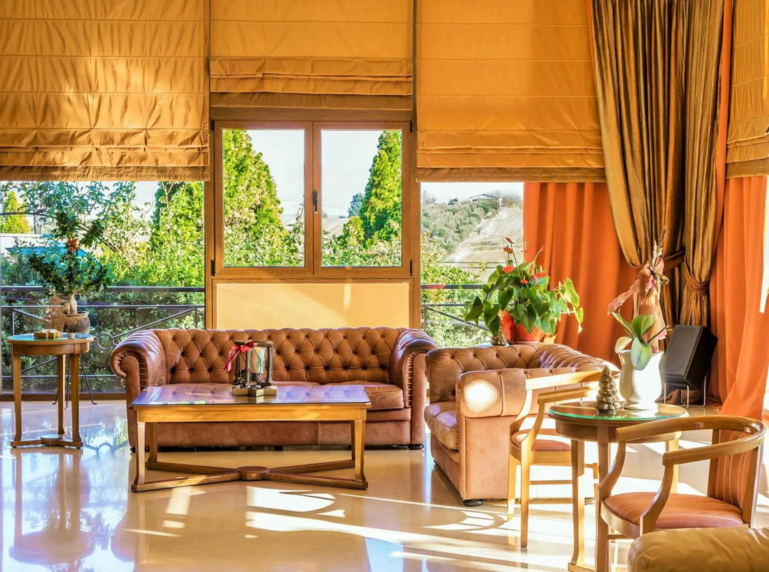 Communal lounge/ TV room in Ambassador Hotel Thessaloniki