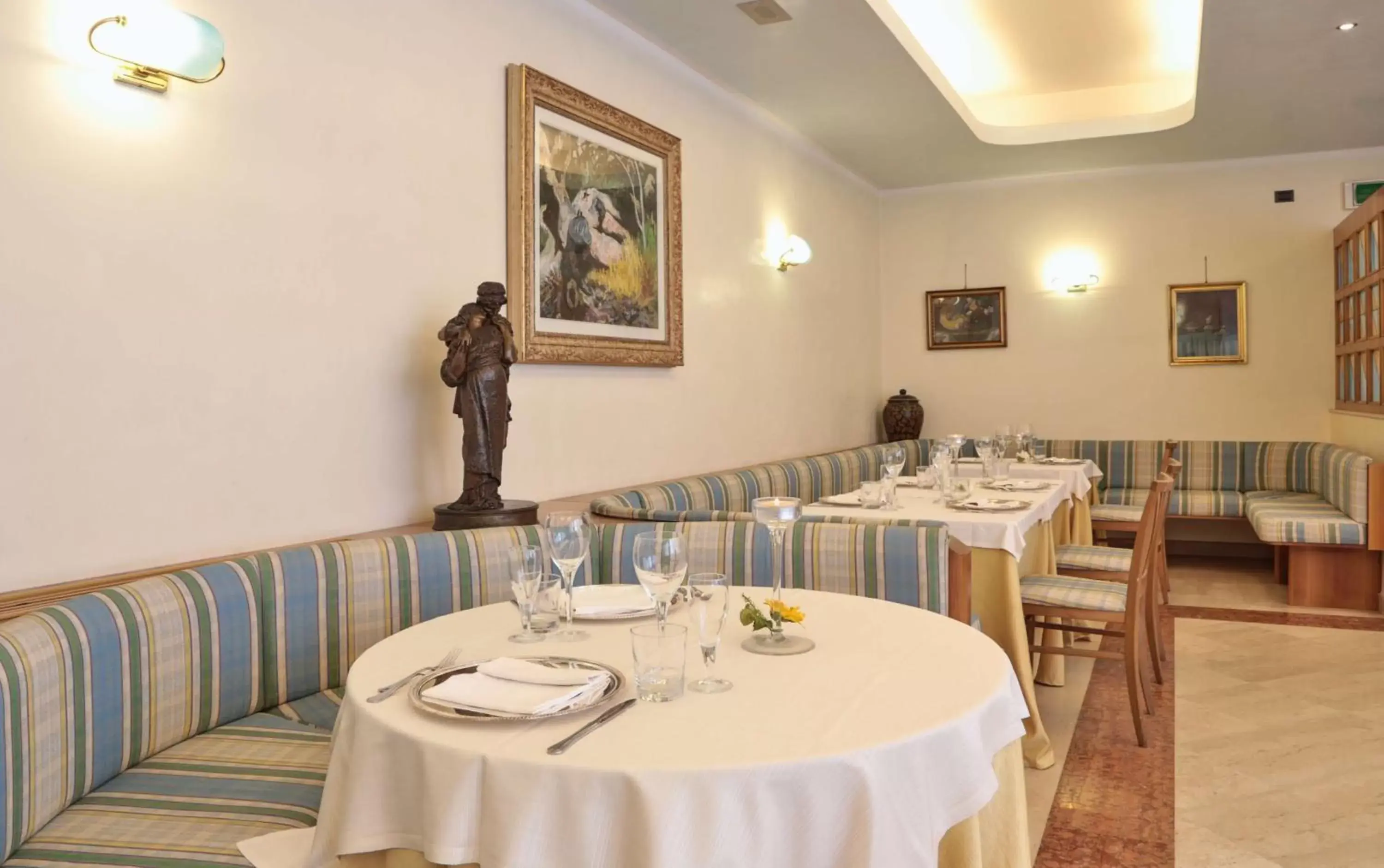 Restaurant/Places to Eat in Best Western Hotel Dei Cavalieri