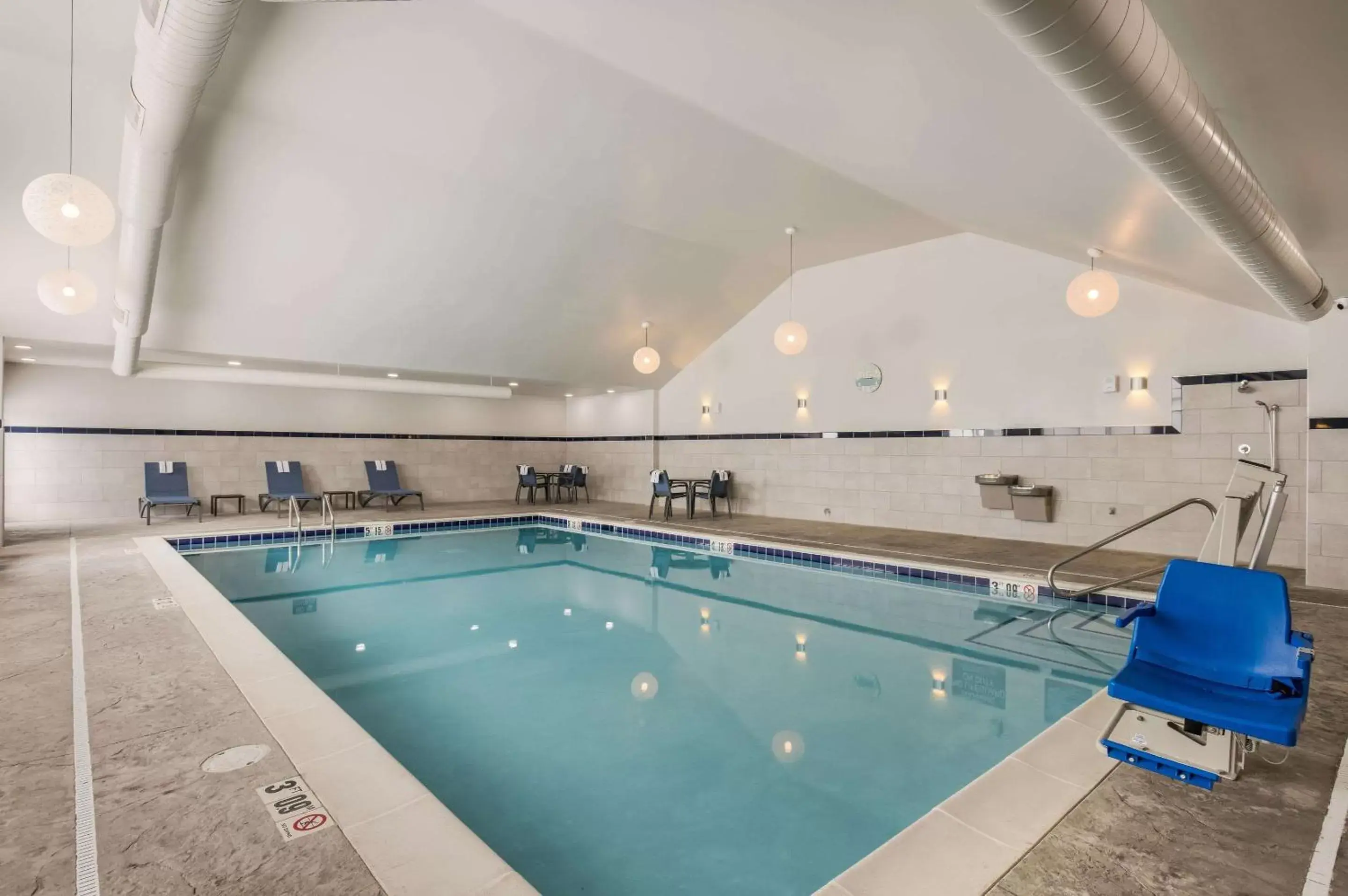Activities, Swimming Pool in MainStay Suites