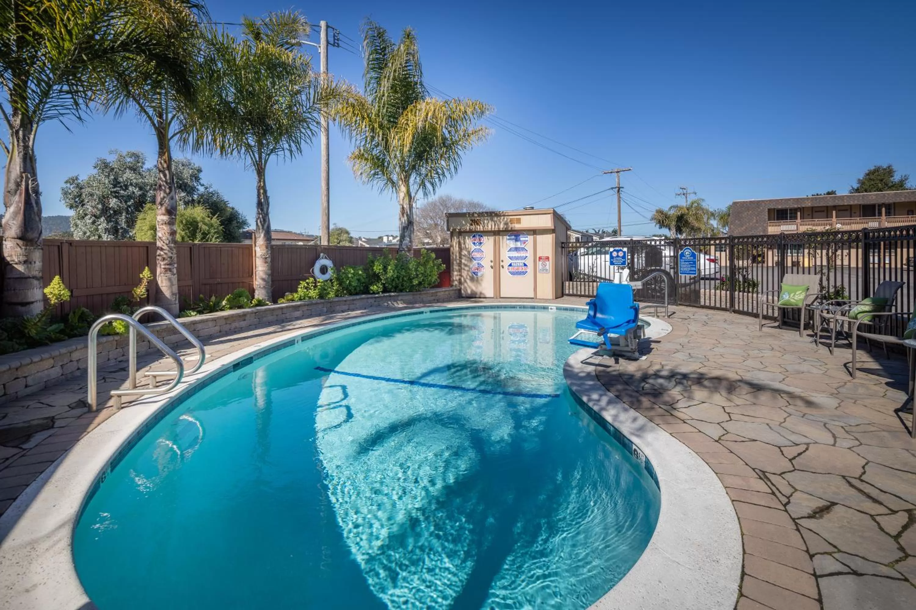 Swimming pool in Stage Coach Lodge