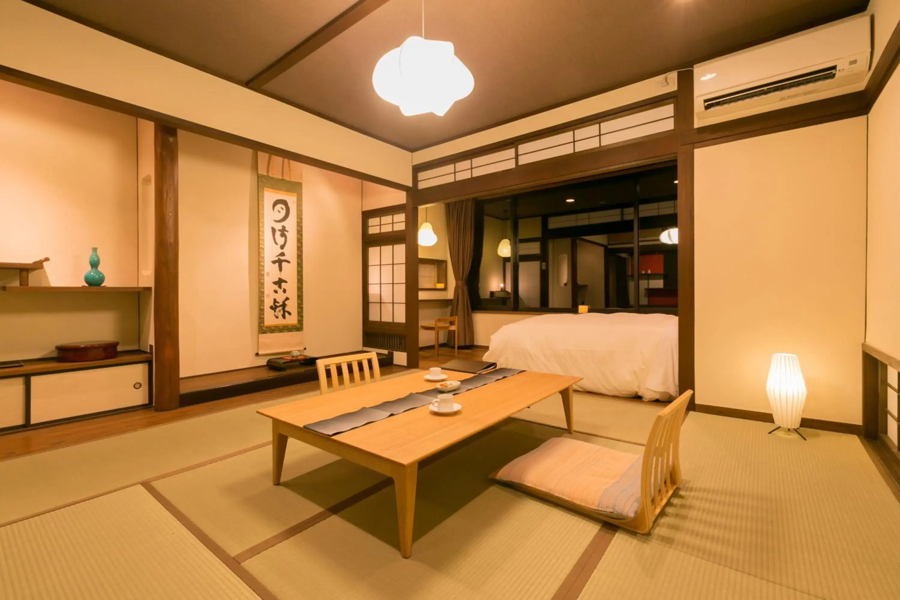 Standard Room with Tatami Area and Hot Spring Bath - single occupancy - Ran in Ryokan Oomuraya