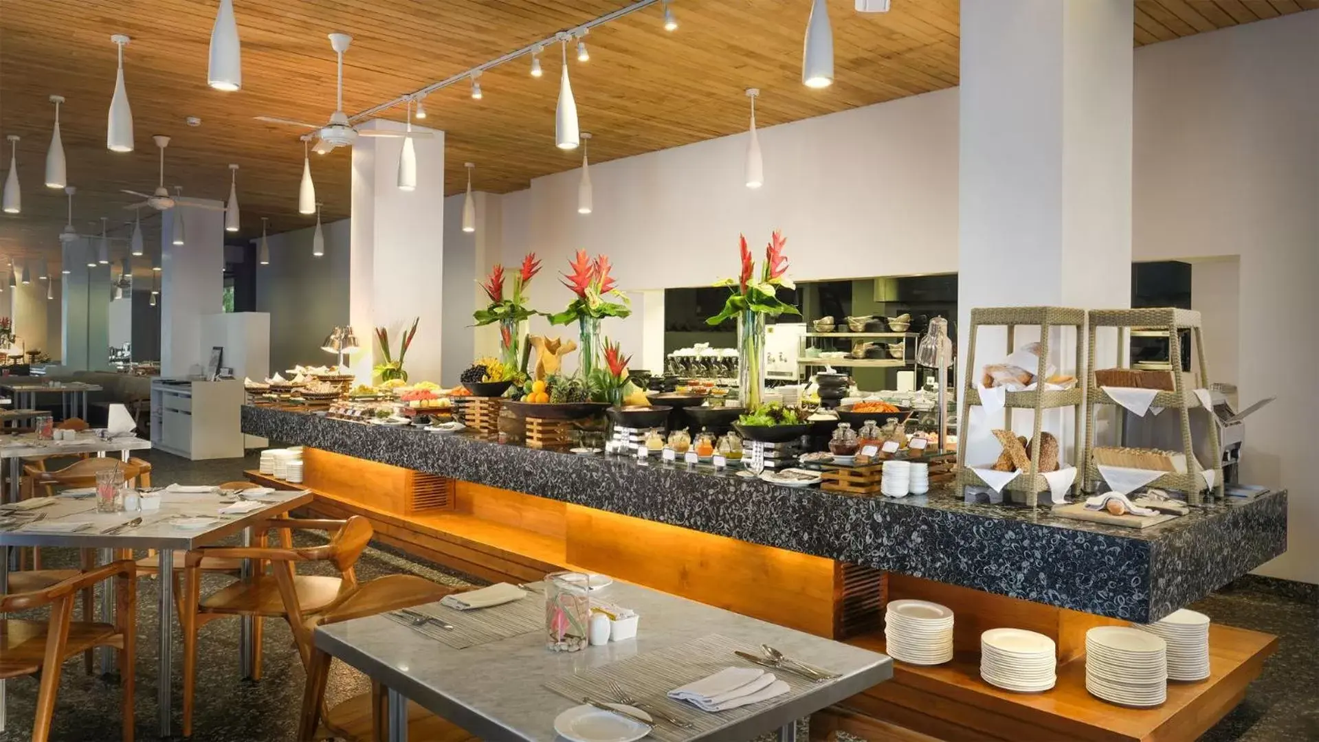 Breakfast, Restaurant/Places to Eat in Maya Sanur Resort & Spa