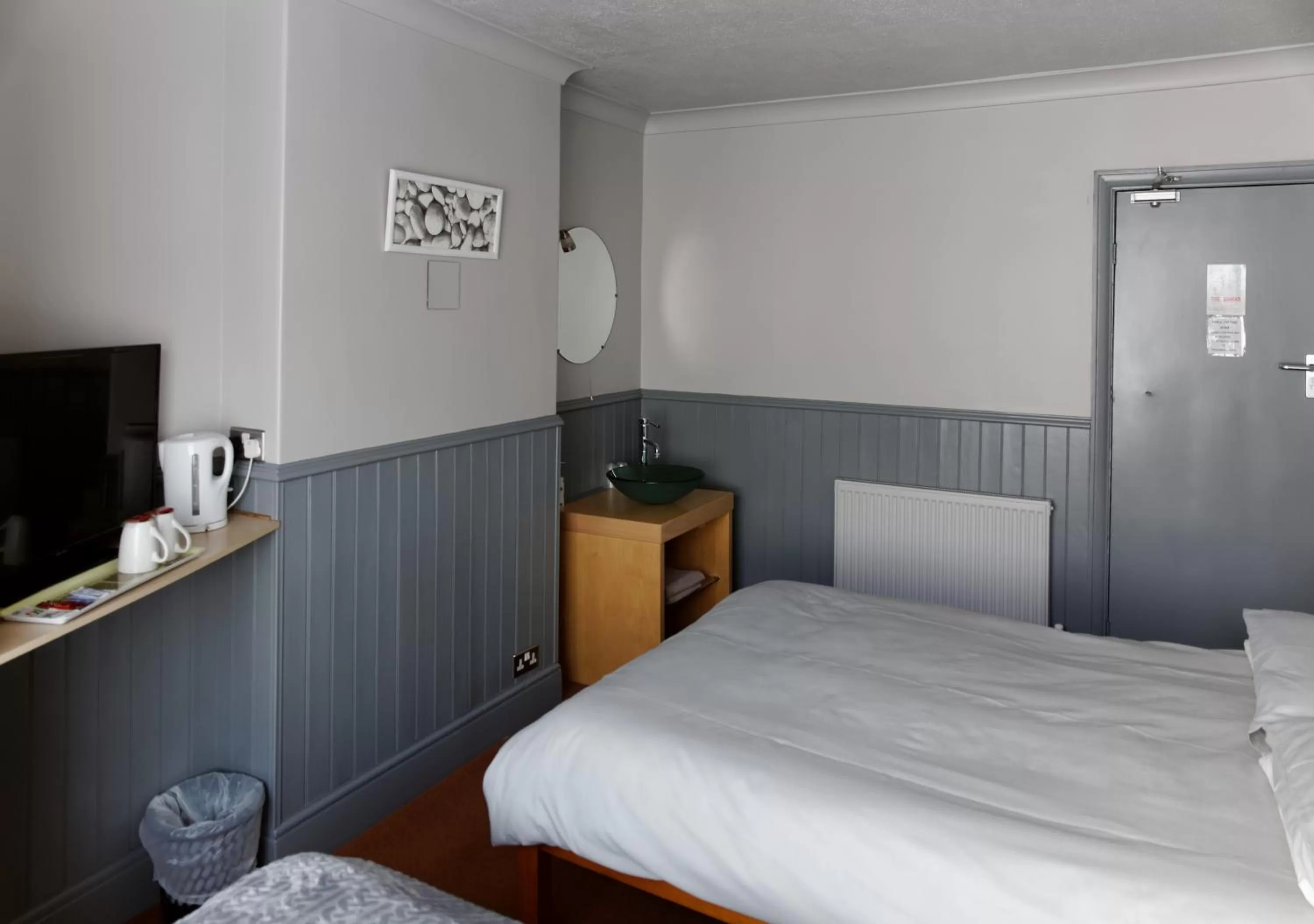 Photo of the whole room, Bed in Mallowview guest house