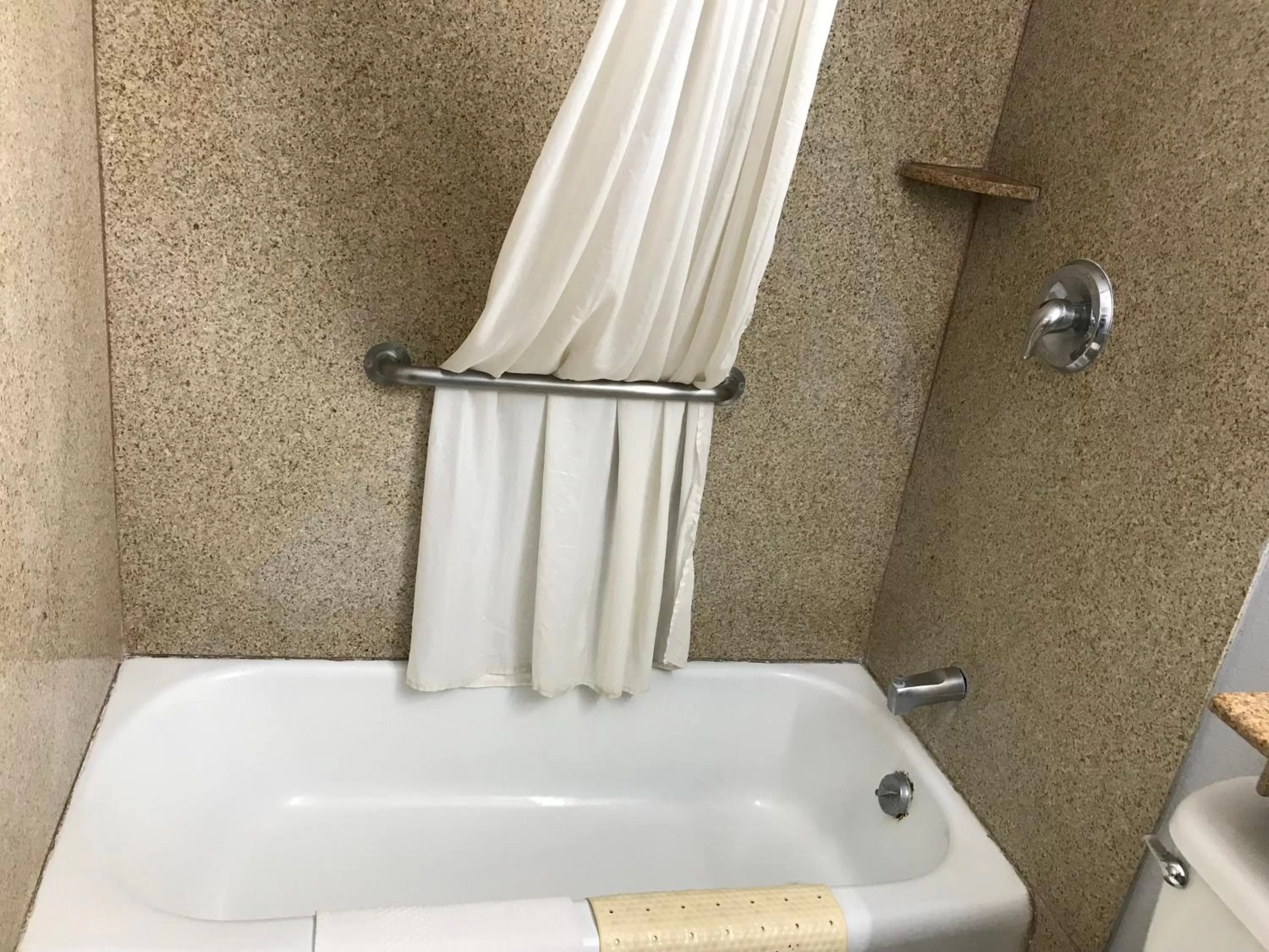 Shower in Budget Inn Plainview