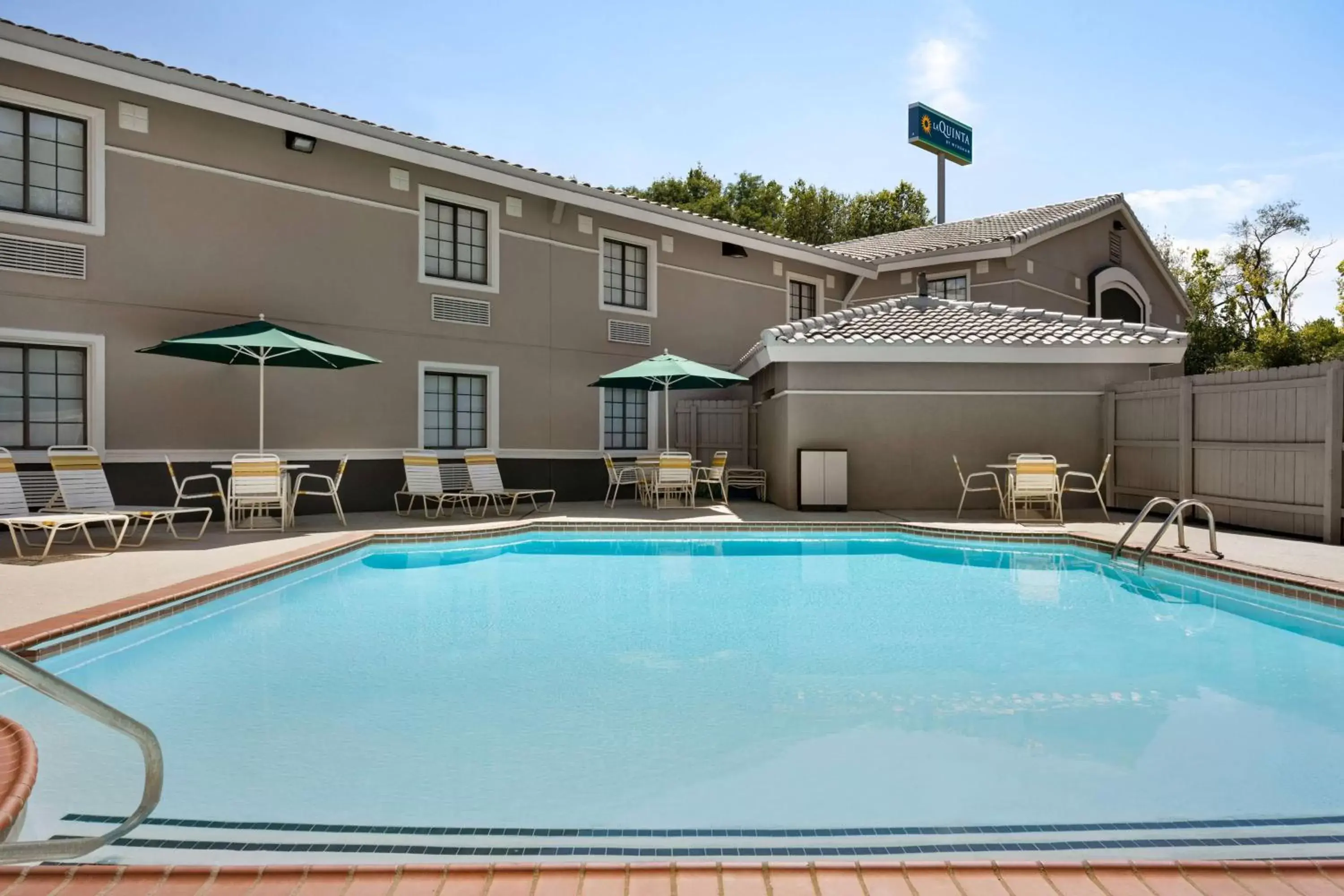 Pool view, Property Building in La Quinta Inn Lexington-Horse Park