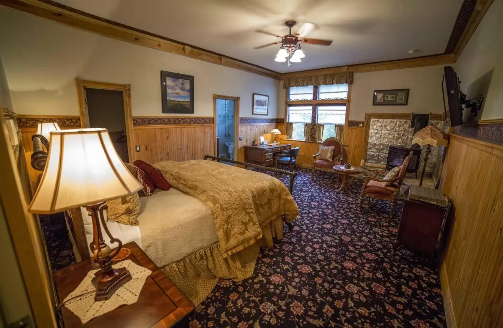 Photo of the whole room, Seating Area in ForFriends Inn Wine Country Bed and Breakfast