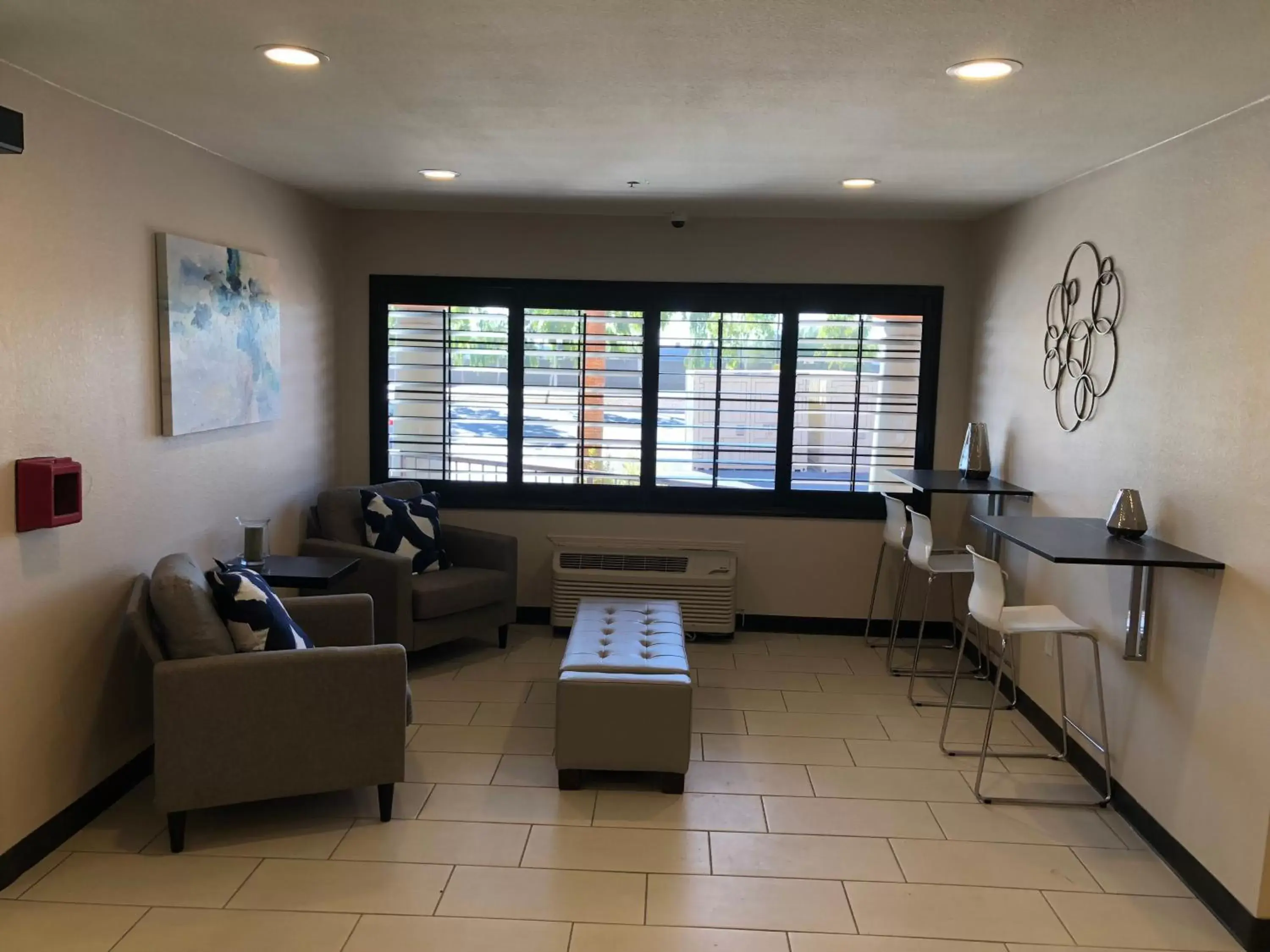 Lobby or reception, Seating Area in Baymont by Wyndham Phoenix I-10 near 51st Ave