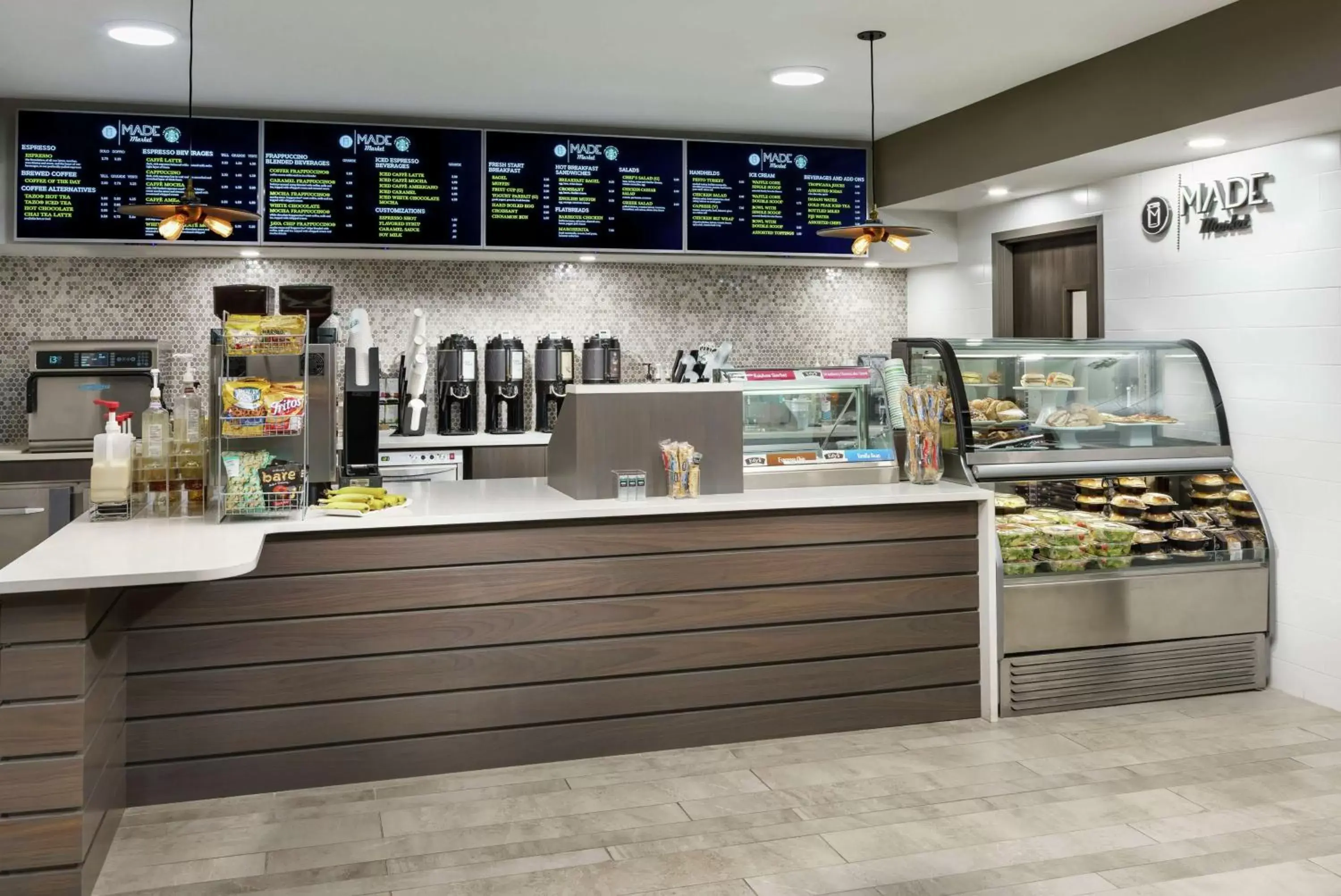 Restaurant/places to eat in DoubleTree by Hilton Orlando Airport Hotel