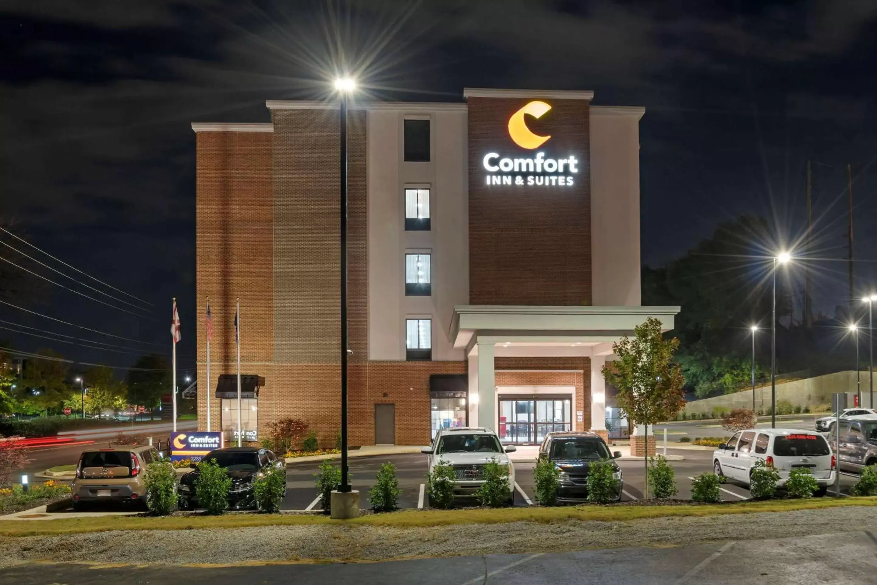 Property building in Comfort Inn & Suites Downtown near University