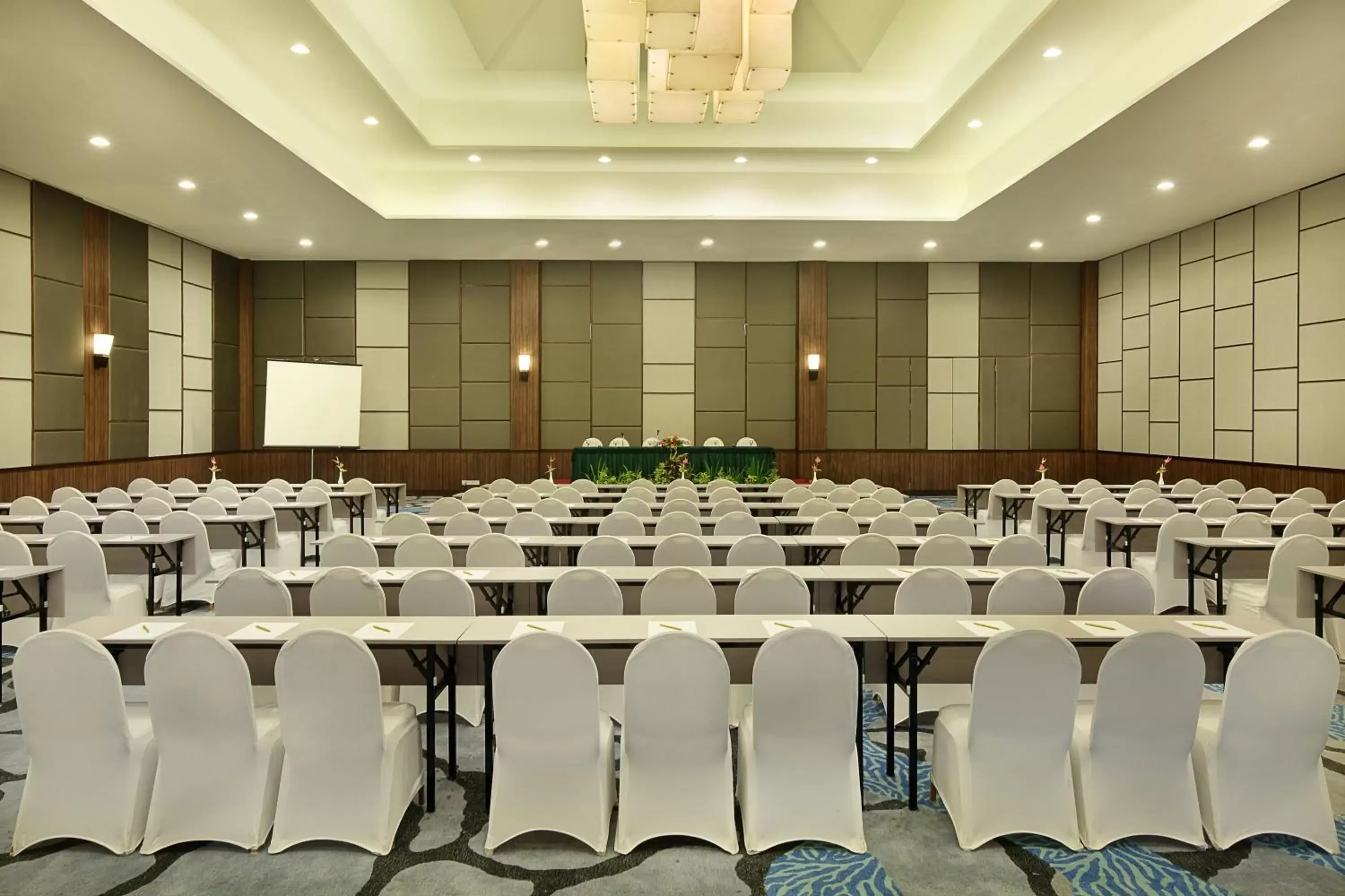 Banquet/Function facilities in Mercure Manado Tateli Resort and Convention