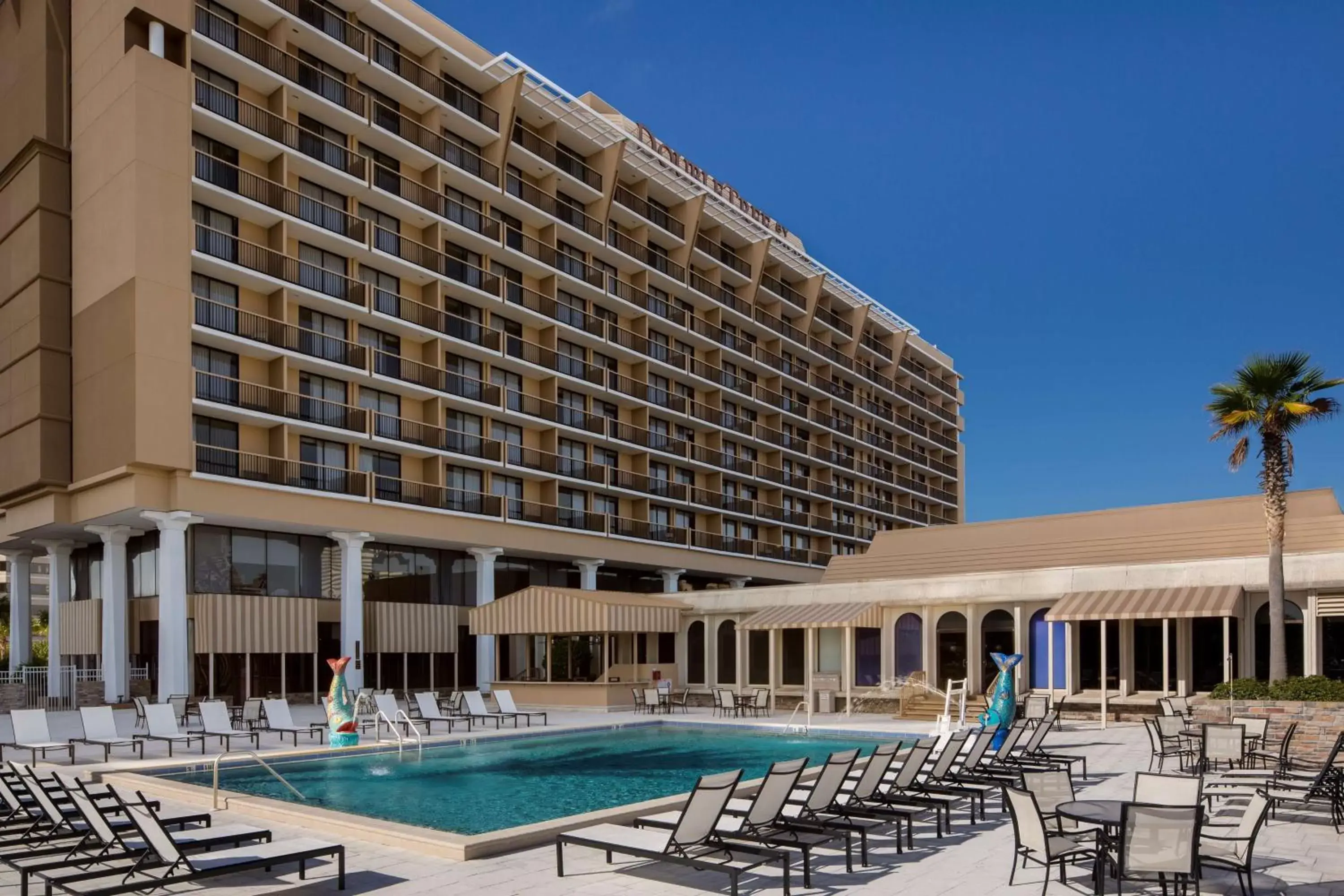 Pool view, Swimming Pool in DoubleTree by Hilton Jacksonville Riverfront, FL