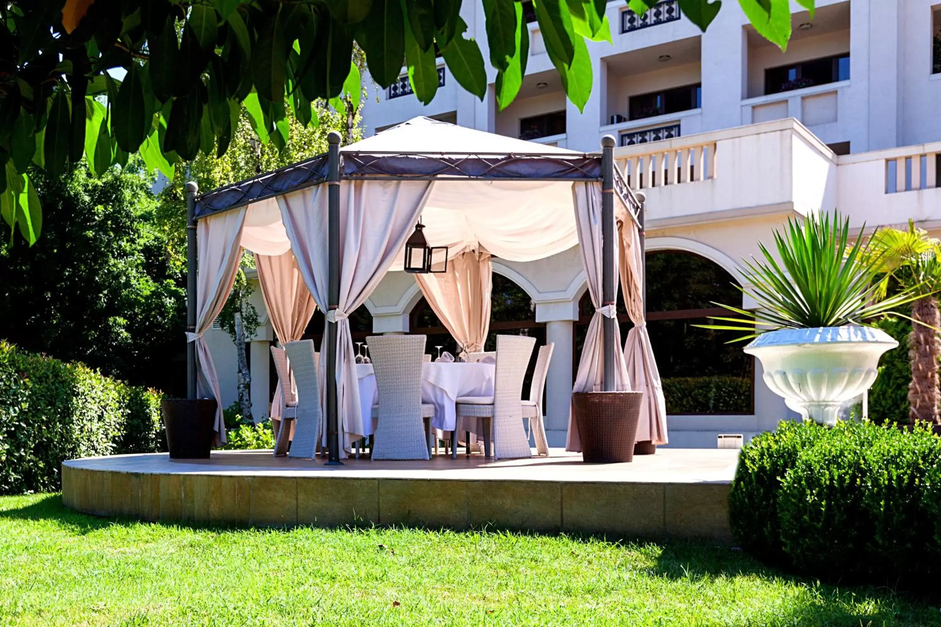 Restaurant/places to eat, Swimming Pool in Primoretz Grand Hotel & Spa