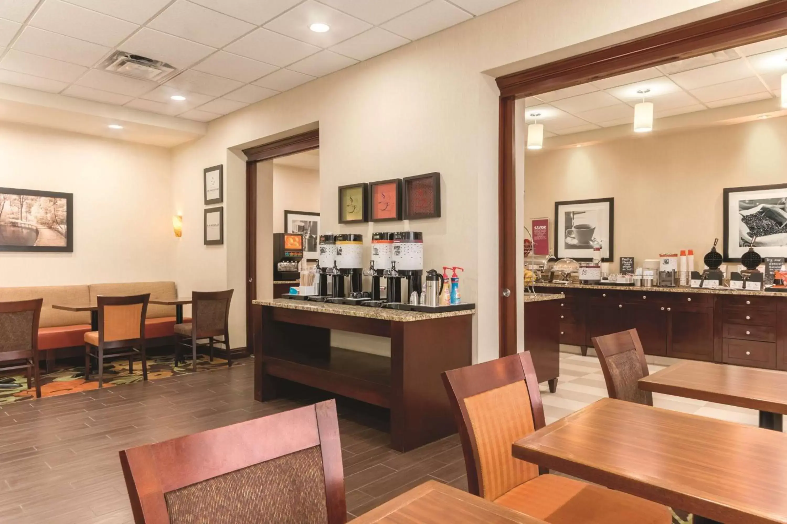 Dining area, Restaurant/Places to Eat in Hampton Inn by Hilton Edmonton South