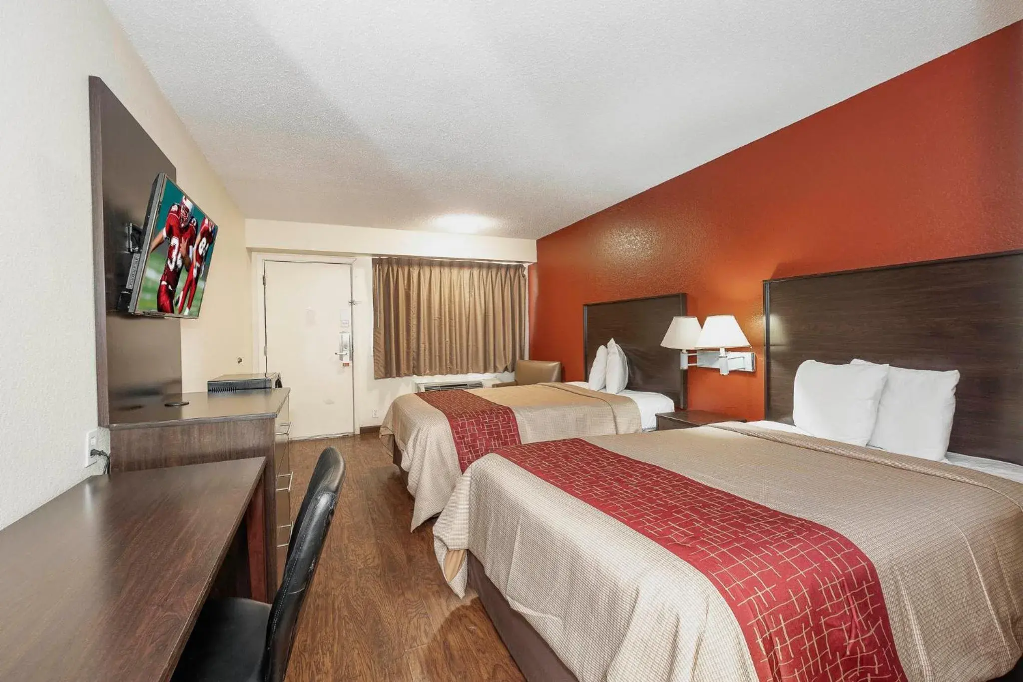 Photo of the whole room in Red Roof Inn Jackson North – Ridgeland