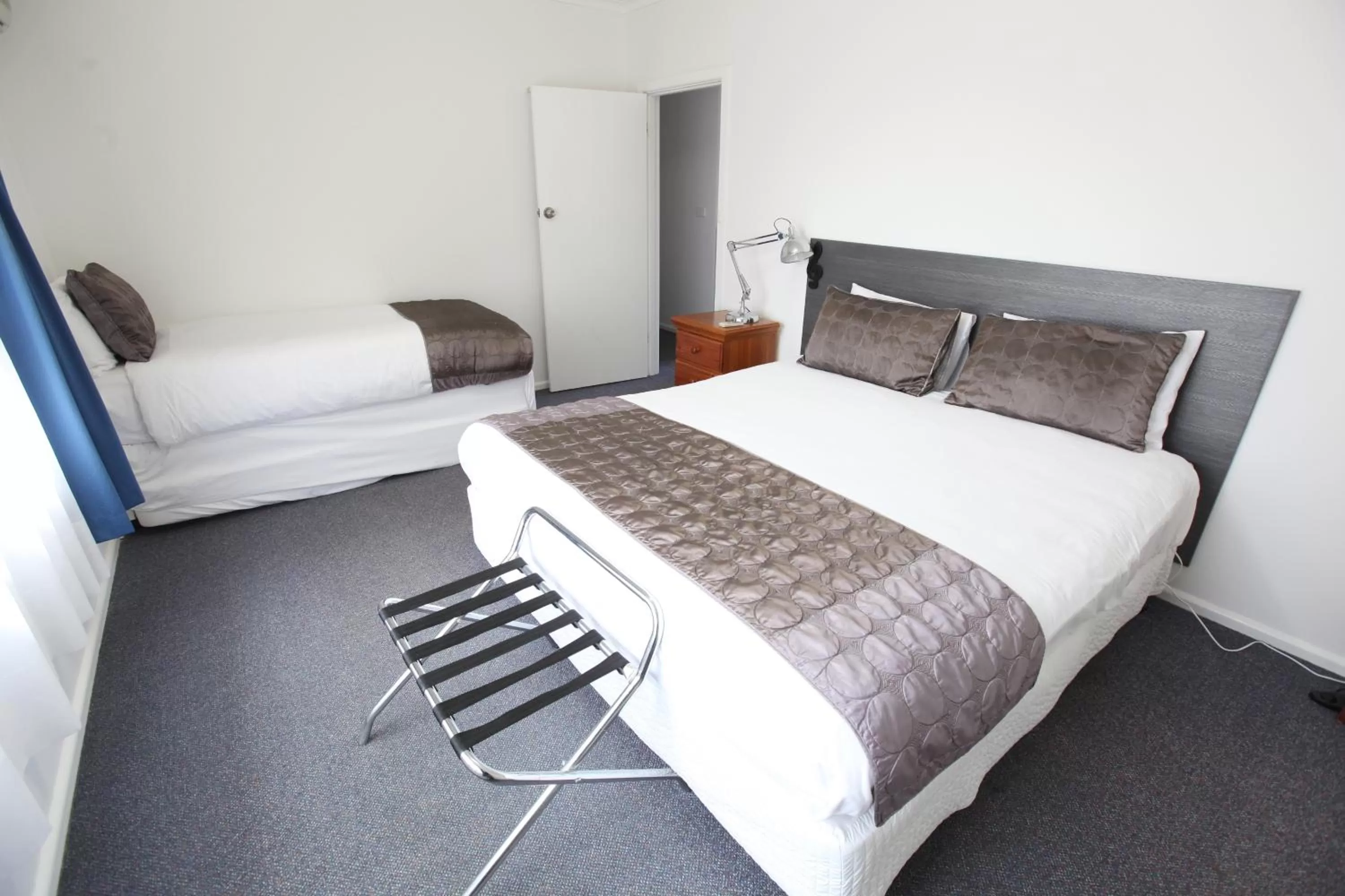 Bed in Mornington Motel