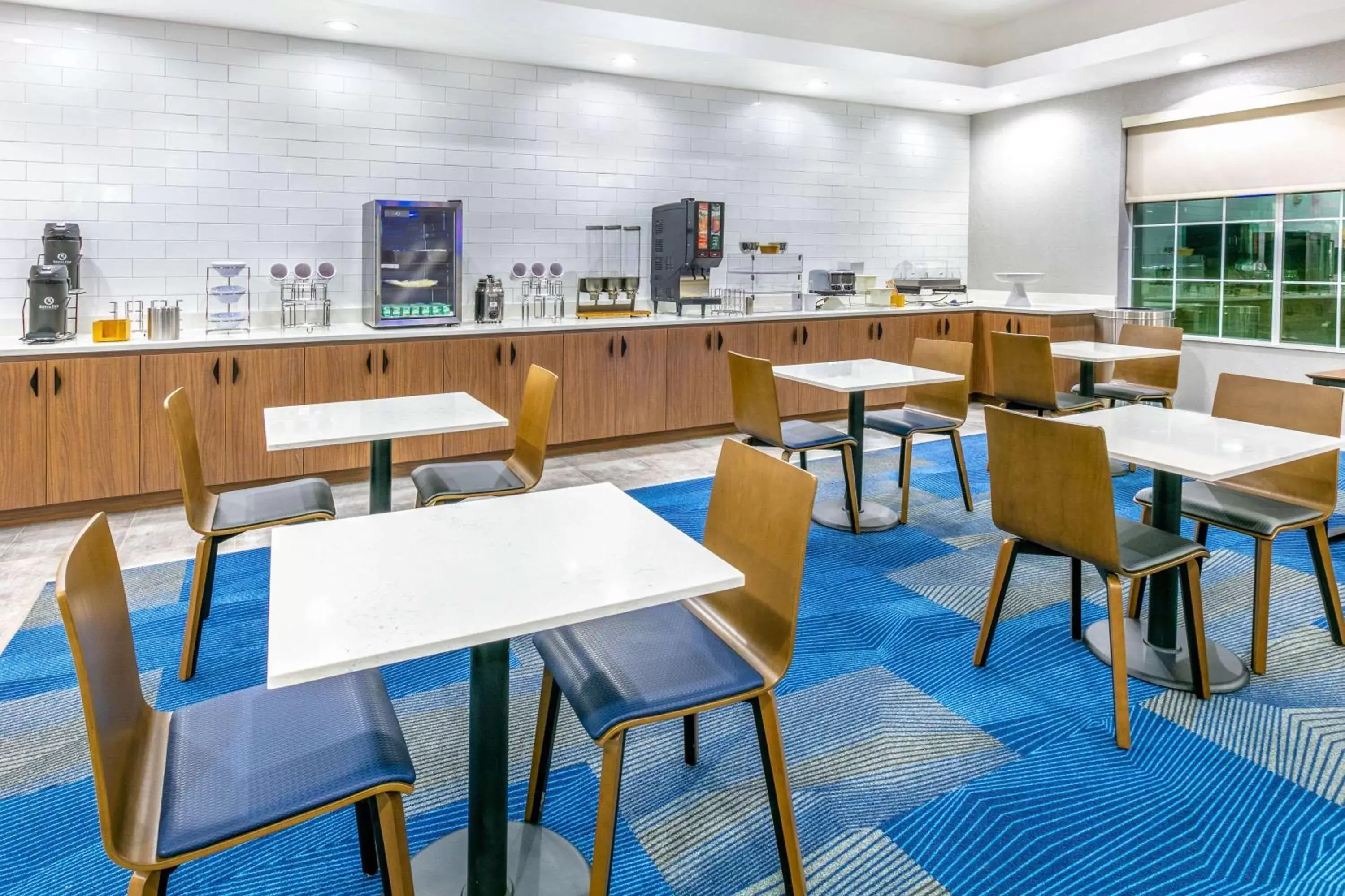 Restaurant/places to eat in La Quinta by Wyndham Jacksonville, Texas Restaurant/places to eat in La Quinta by Wyndham Jacksonville, Texas