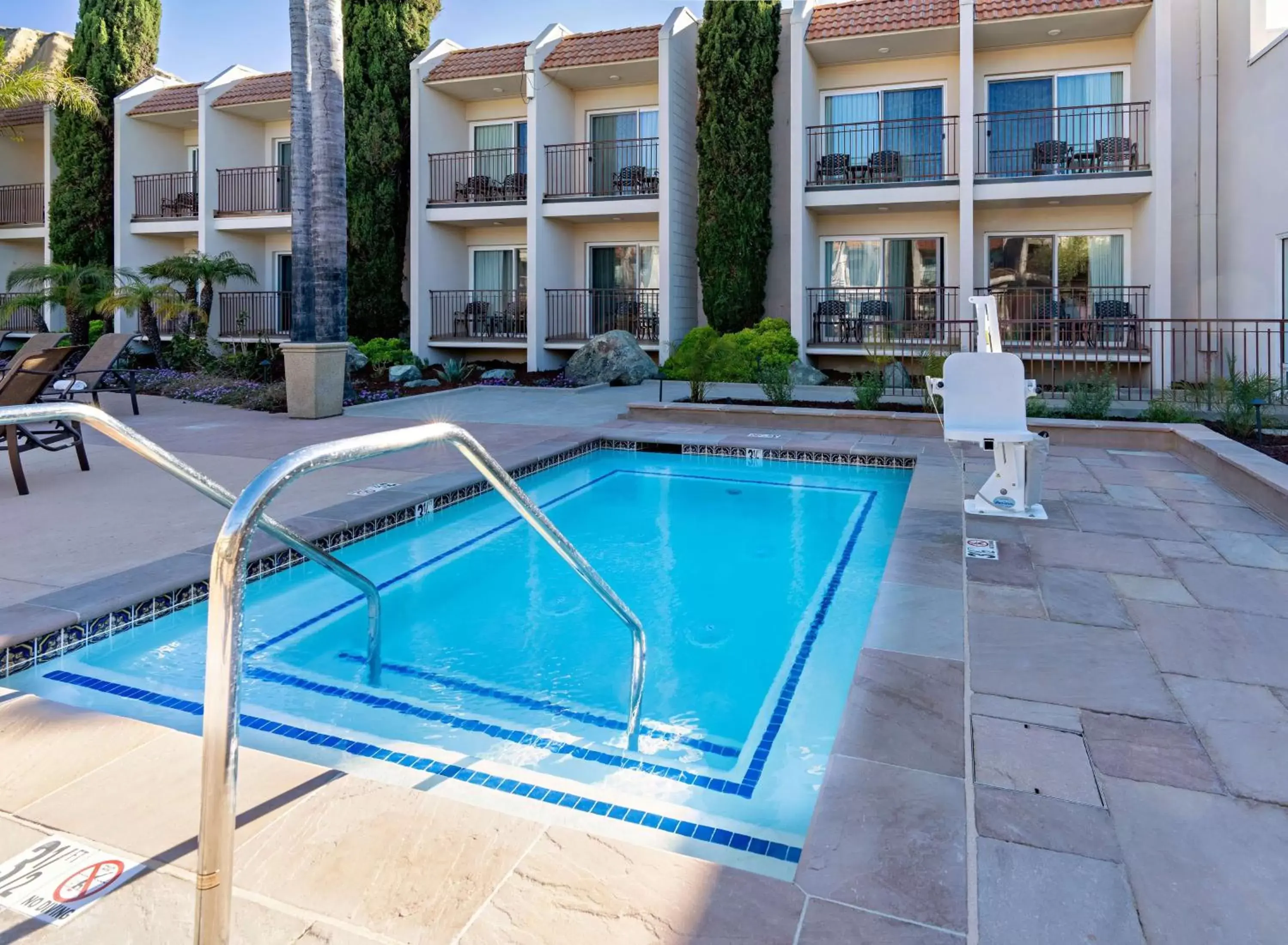 Pool view, Swimming Pool in Best Western Plus Royal Oak Hotel