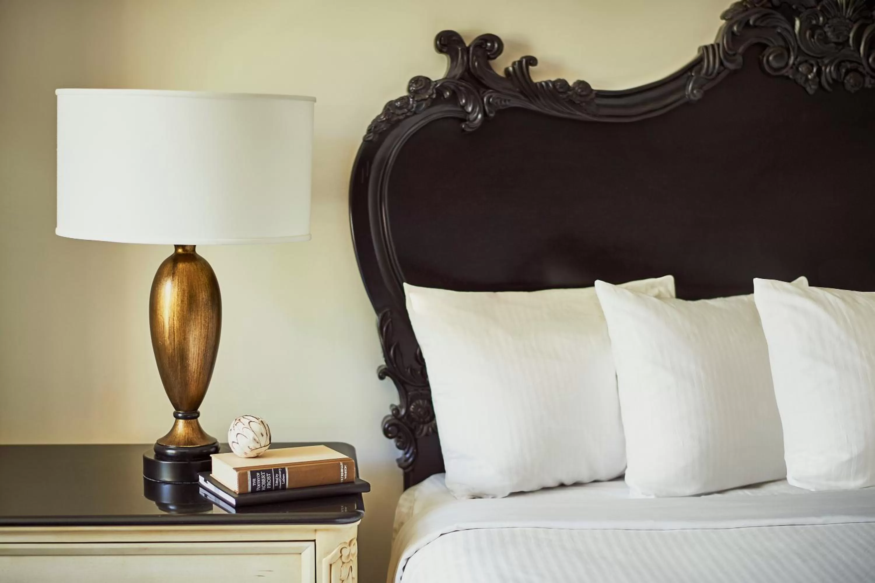 Photo of the whole room, Bed in French Quarter Inn