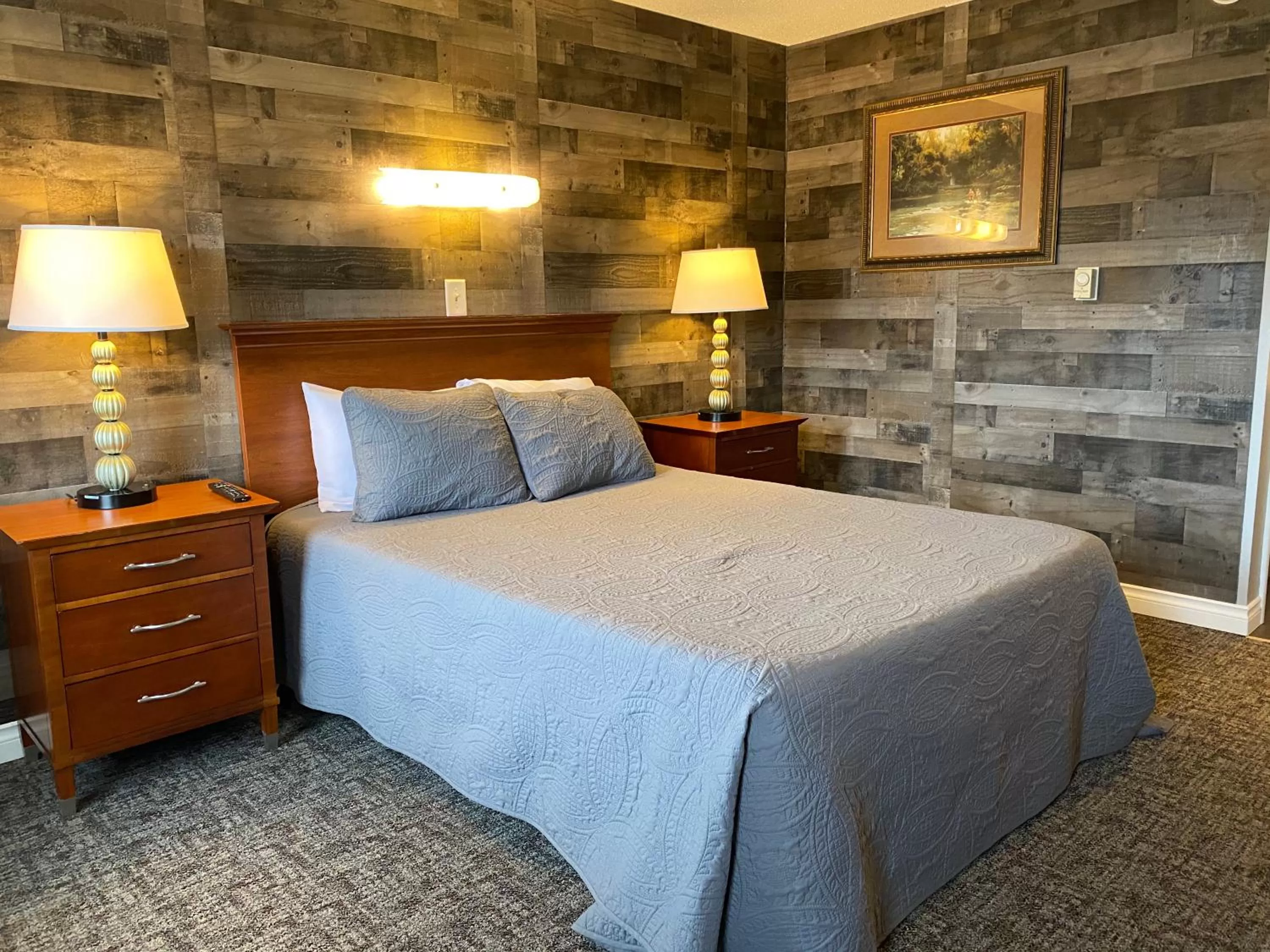 Bed in Pelican Motel