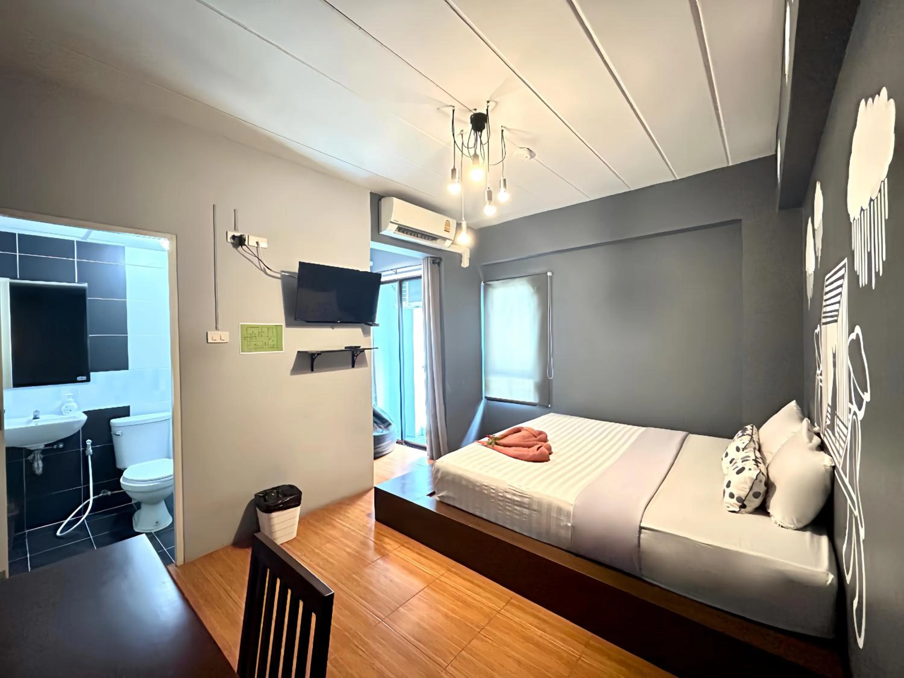 Bed in Hide Bangkok Hostel