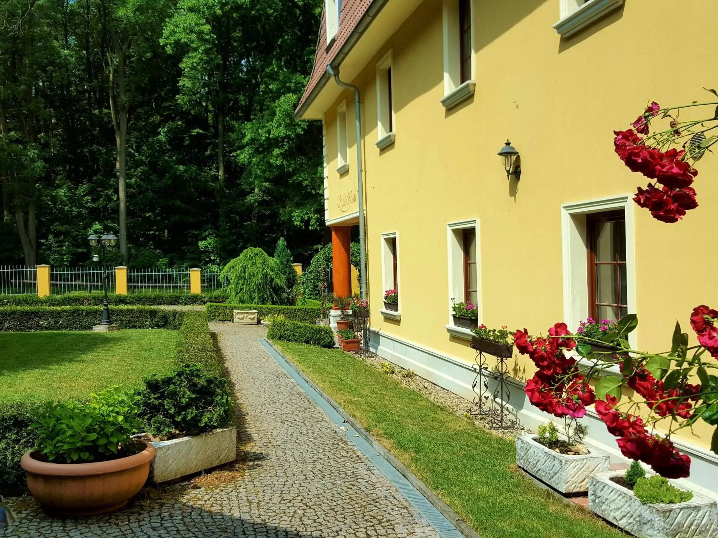 Facade/entrance, Property Building in Hotel Nosal