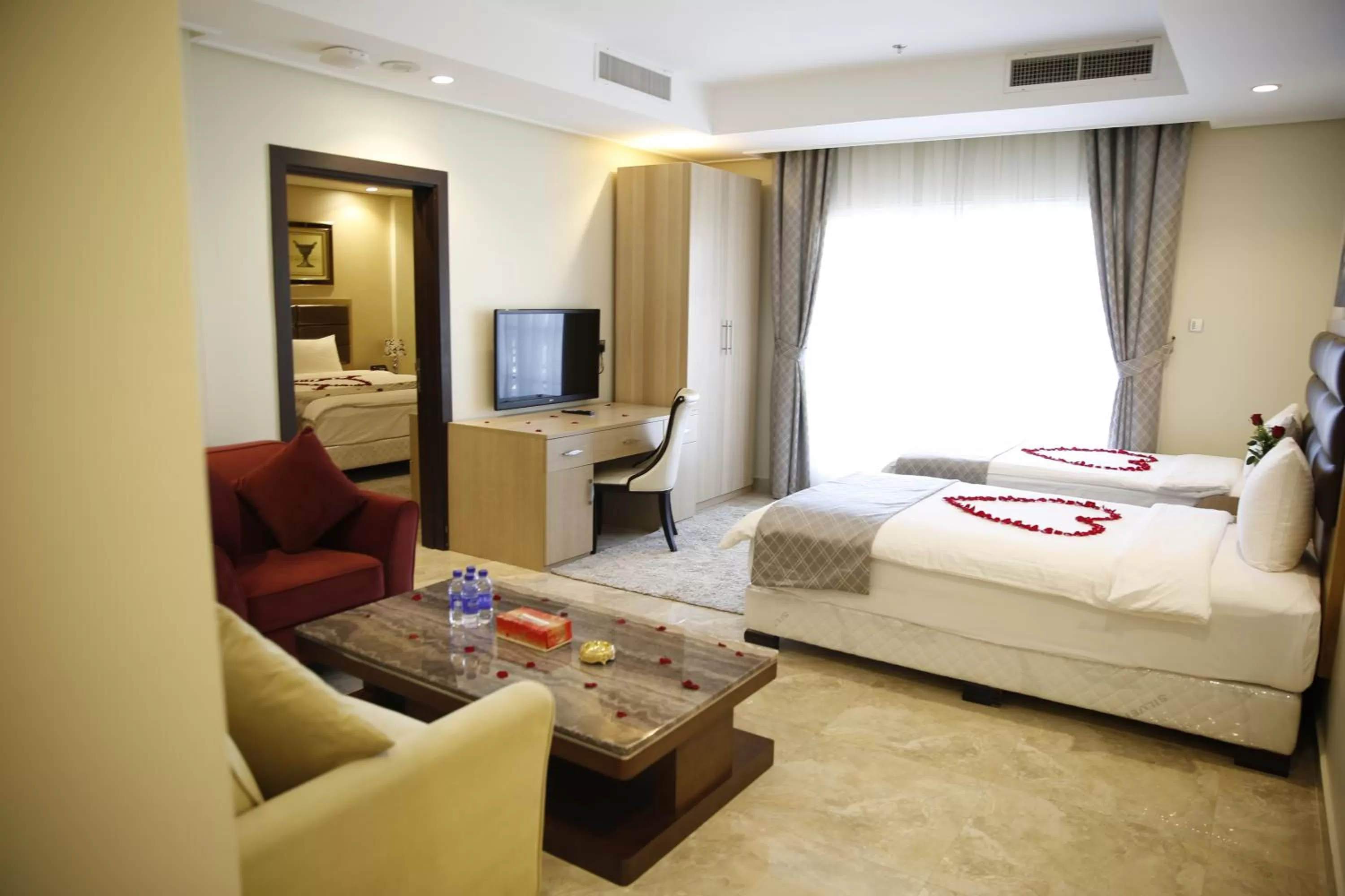 Photo of the whole room, Bed in Adams Hotel