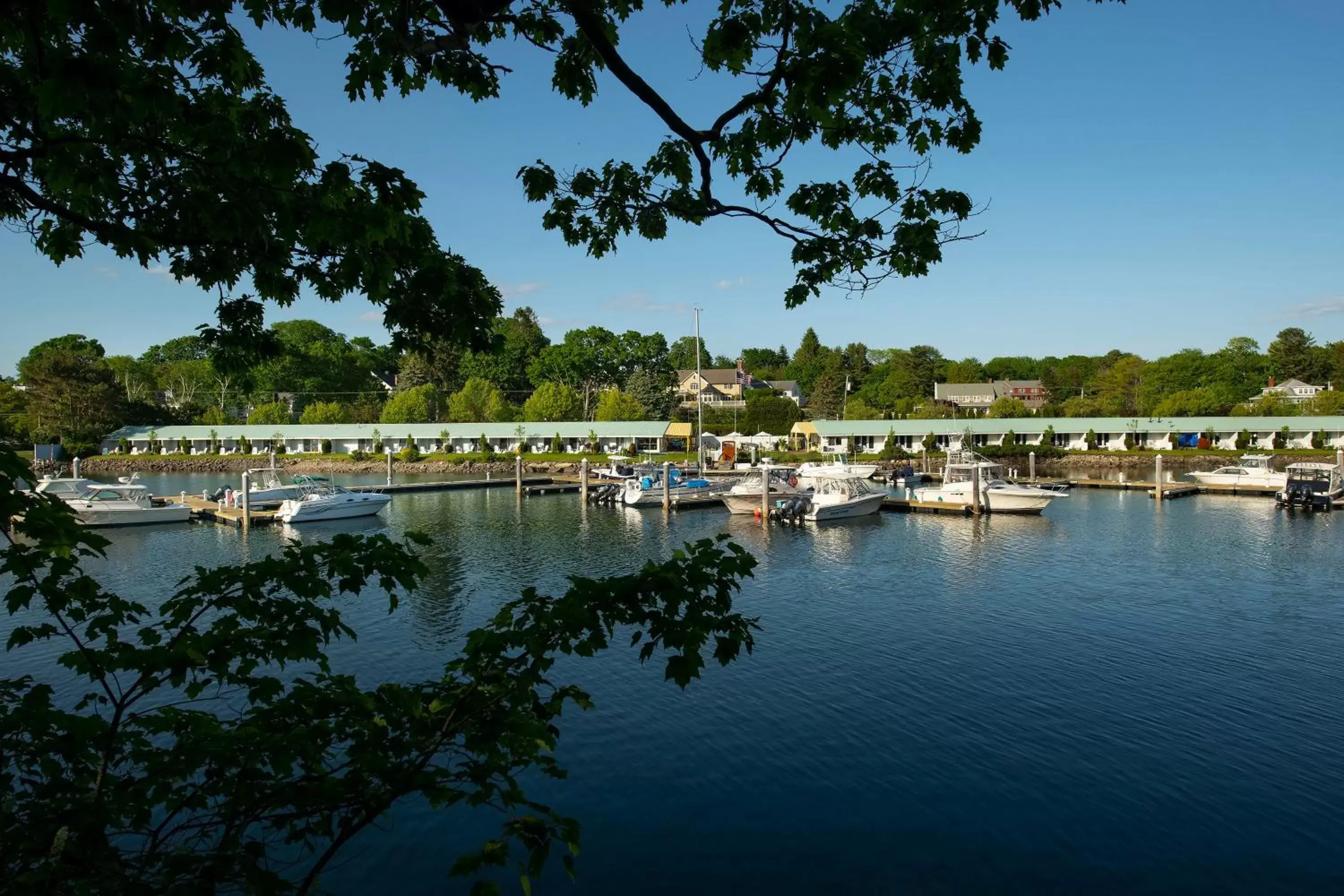 Facade/entrance in Yachtsman Lodge & Marina