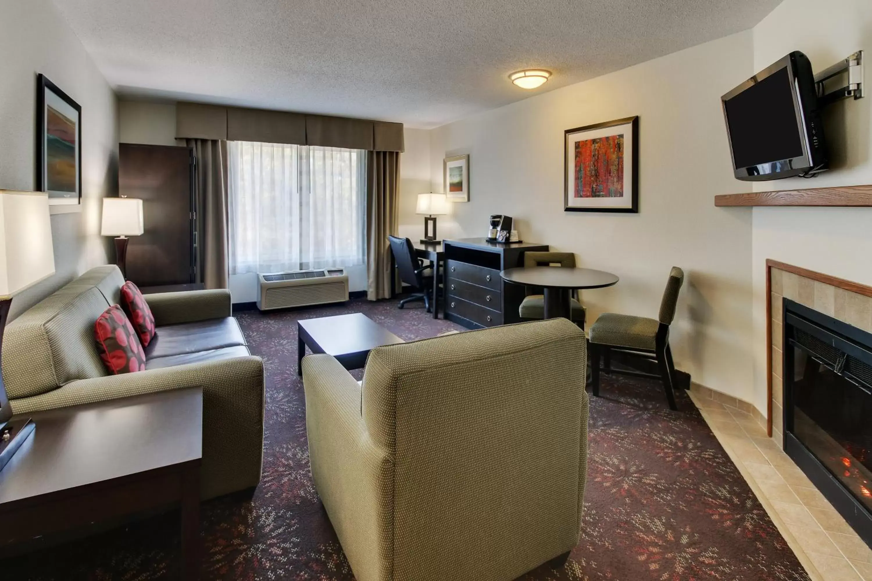 Photo of the whole room, Seating Area in Holiday Inn Express Hotel & Suites Lancaster-Lititz, an IHG Hotel