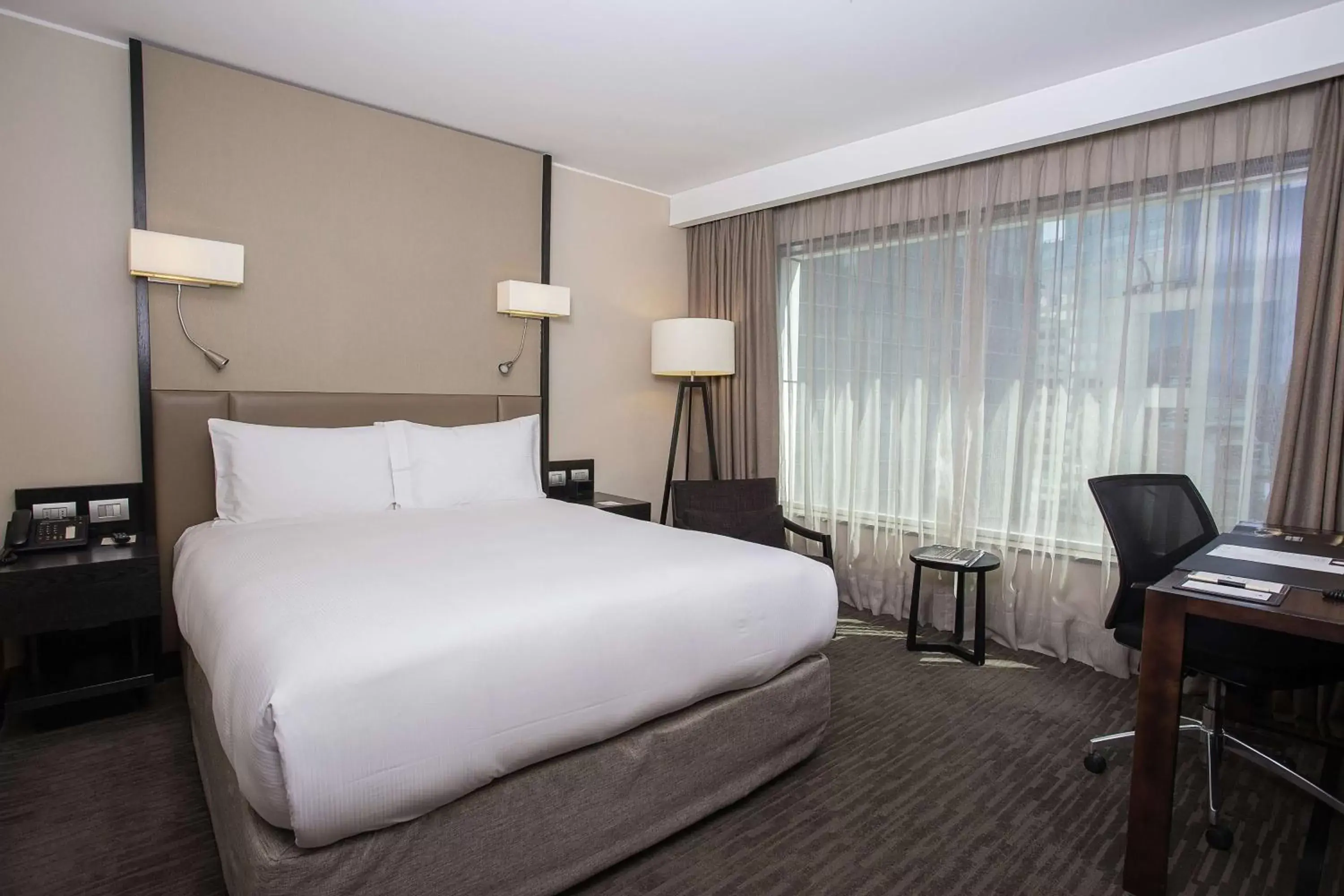 Bedroom, Bed in DoubleTree by Hilton Santiago - Vitacura