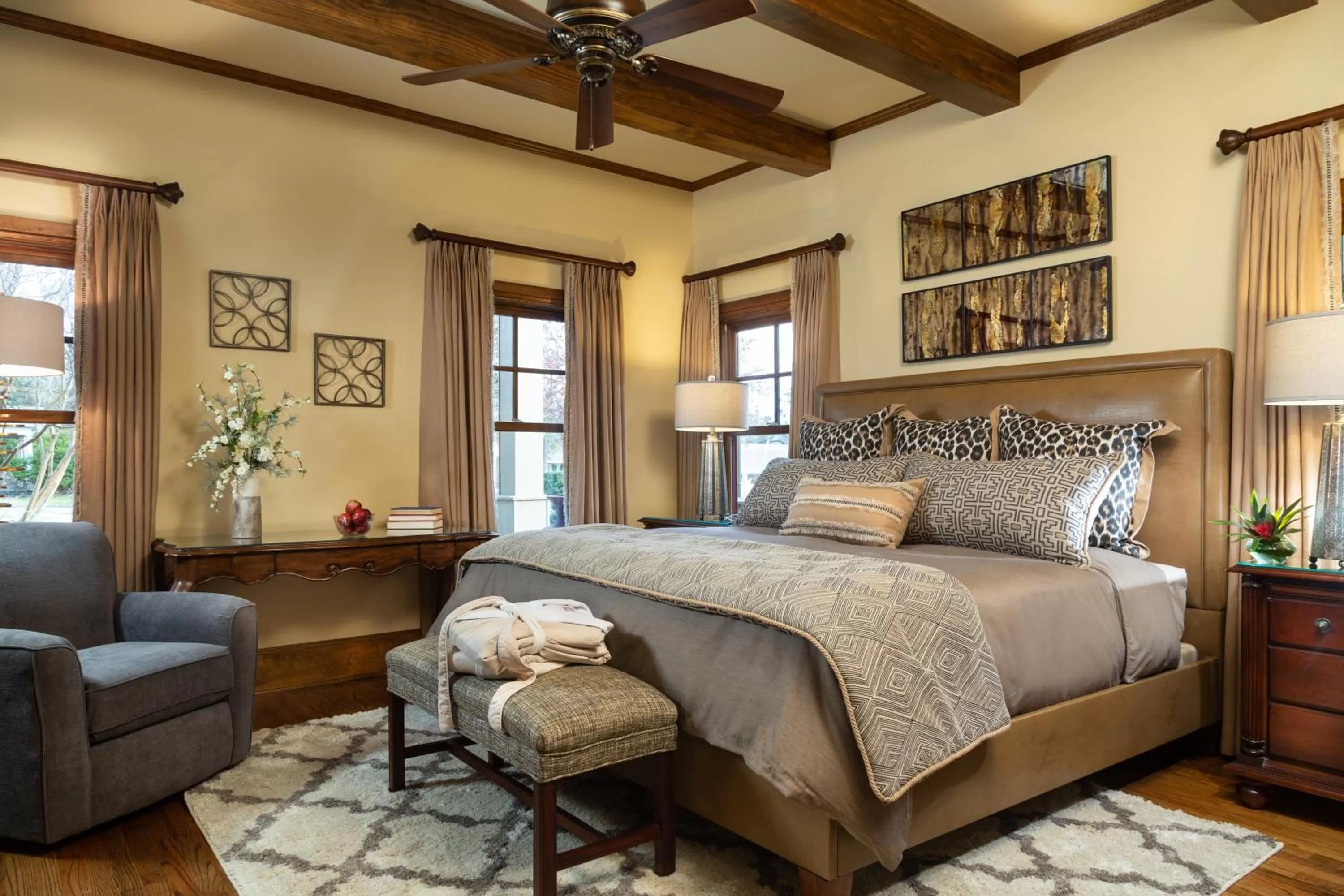 Bedroom, Bed in Inn on Lake Granbury a Boutique Hotel