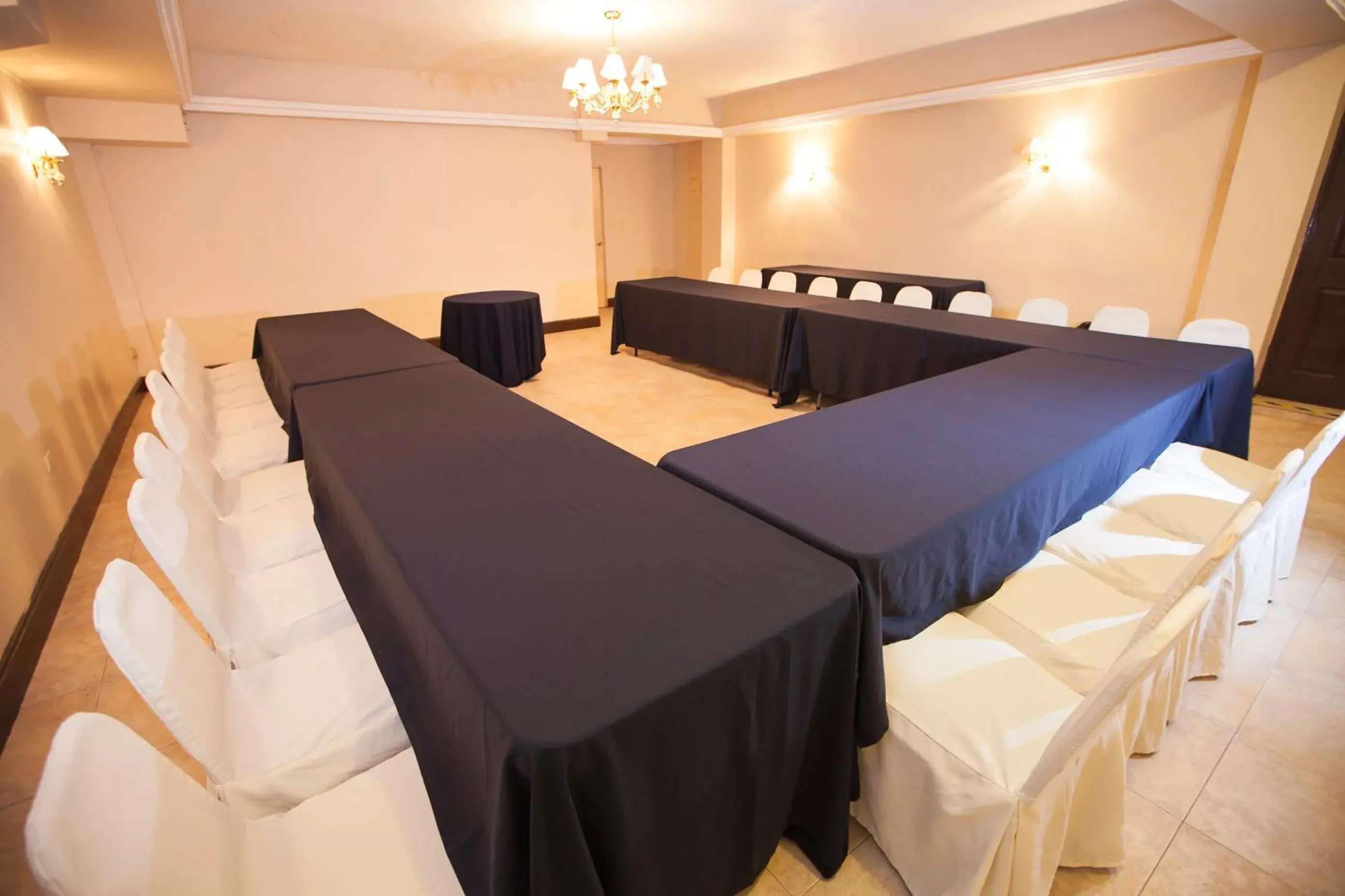 Meeting/conference room, Business Area/Conference Room in Hotel El Camino Inn & Suites