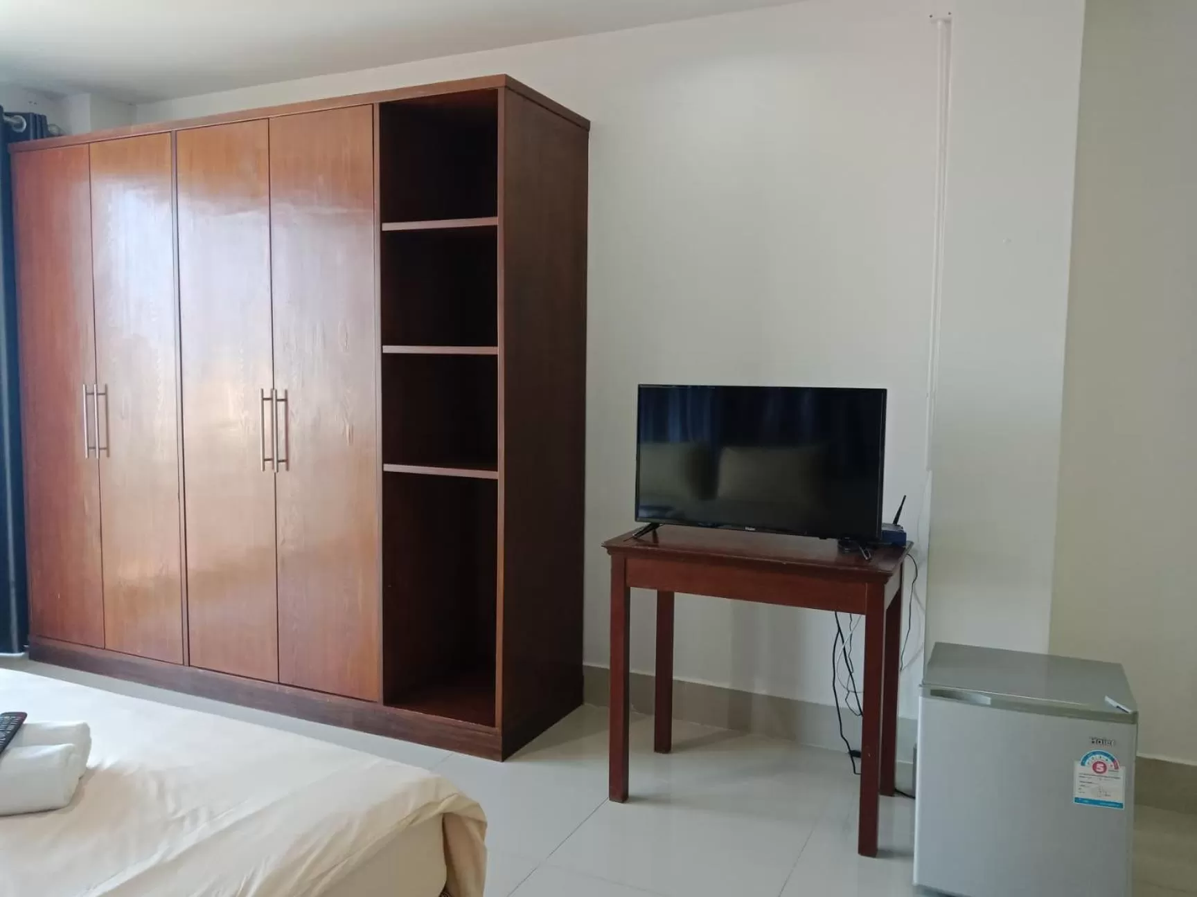 TV/Entertainment Center in Baanpak Sam Anong