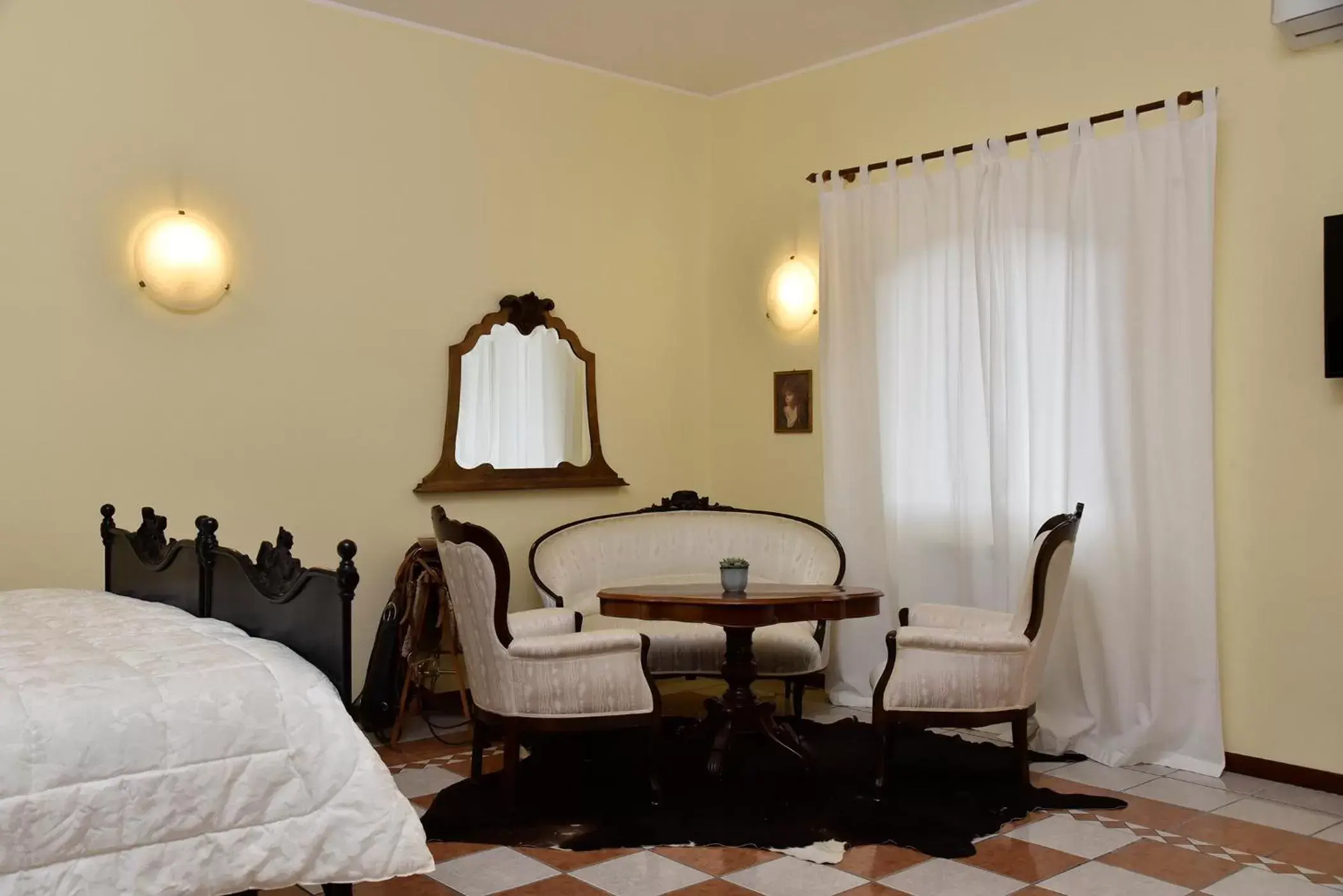 Photo of the whole room, Seating Area in B&B Villa Bentivoglio