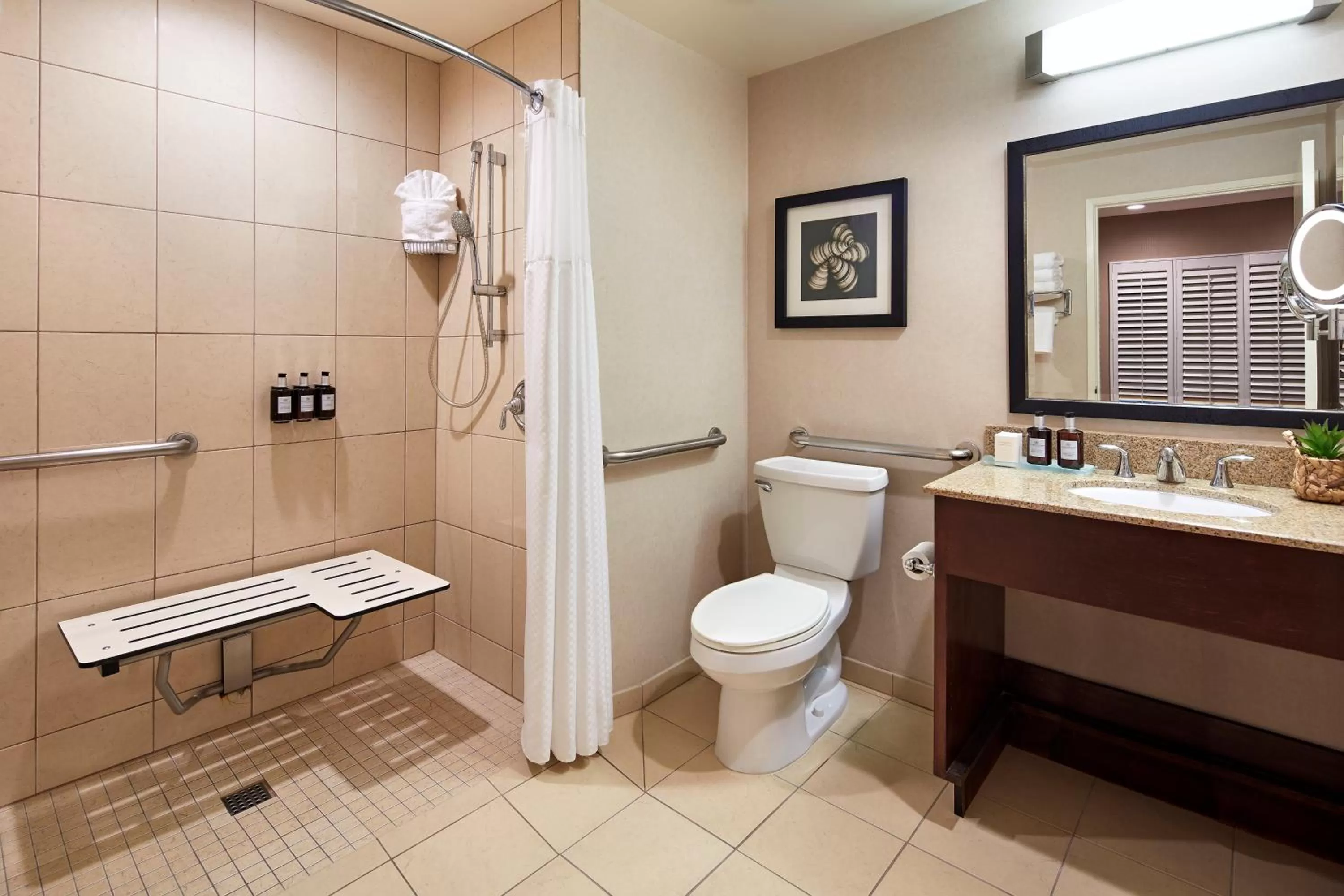 Bathroom in Empress Hotel La Jolla