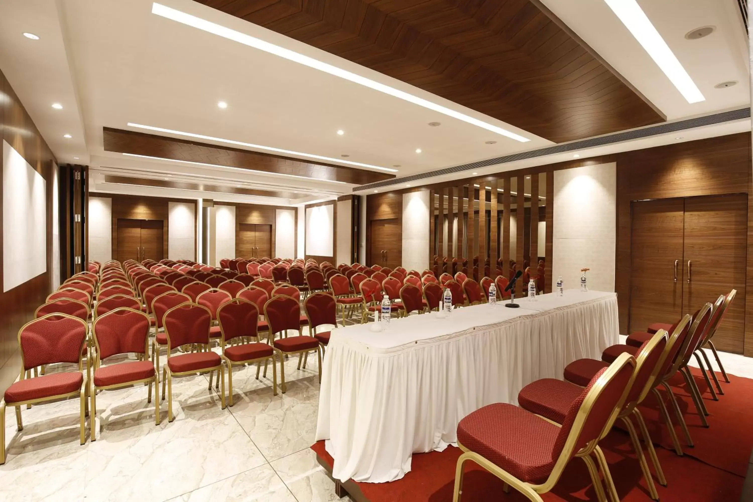 Business facilities in Ramee Panchshil