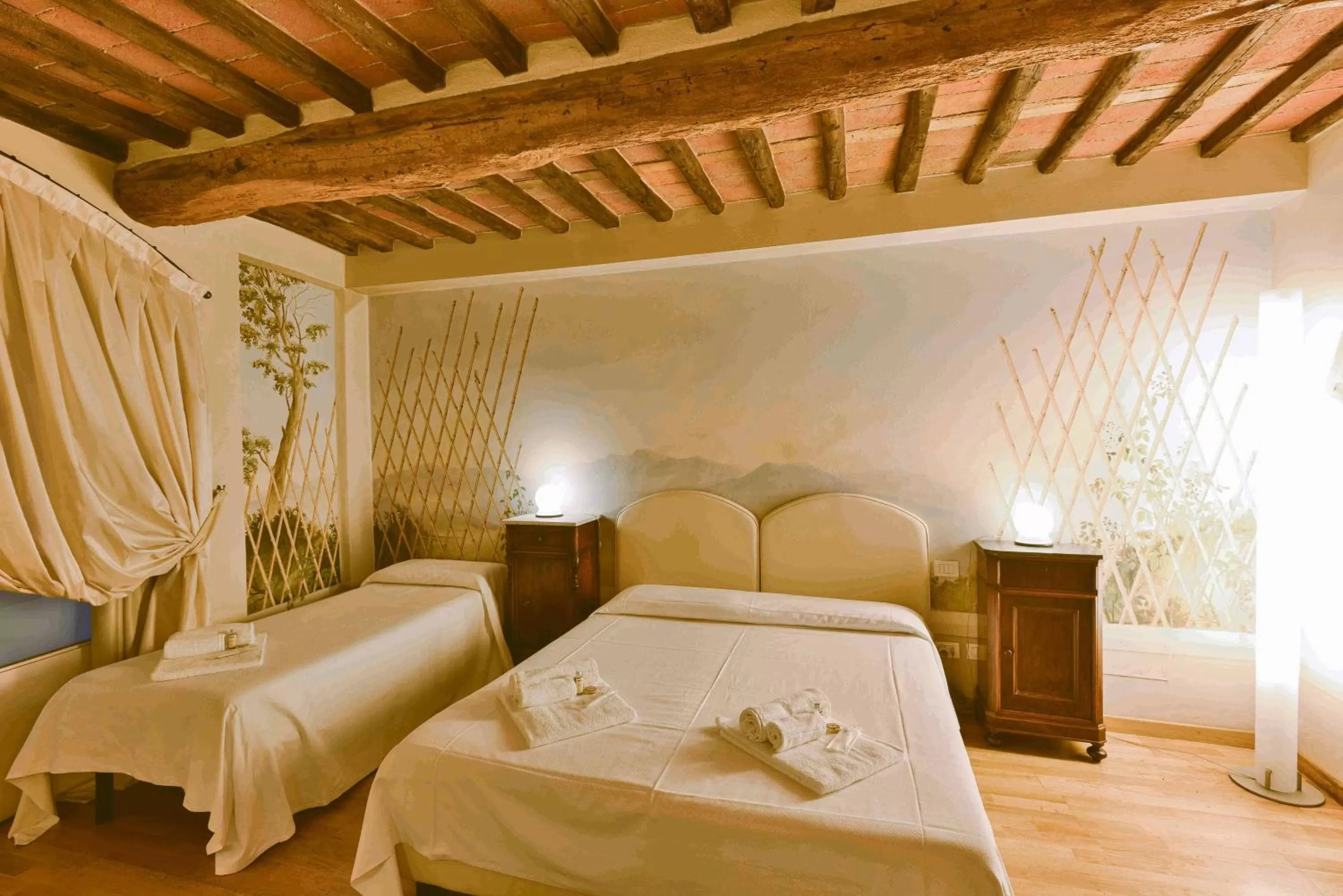 Bedroom, Bed in Albergo San Martino & Depandance