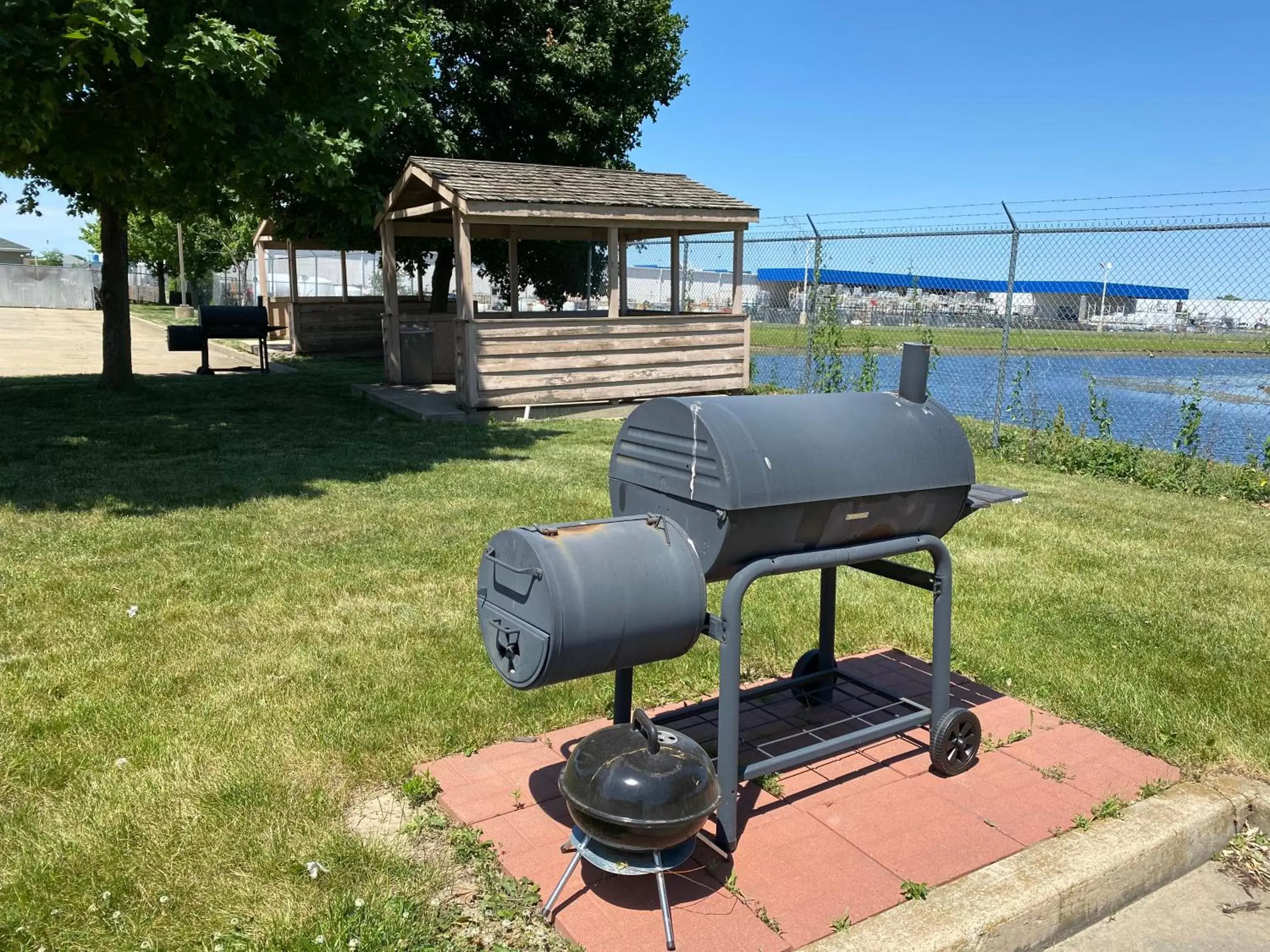 BBQ facilities, Fitness Center/Facilities in Days Inn by Wyndham Morton