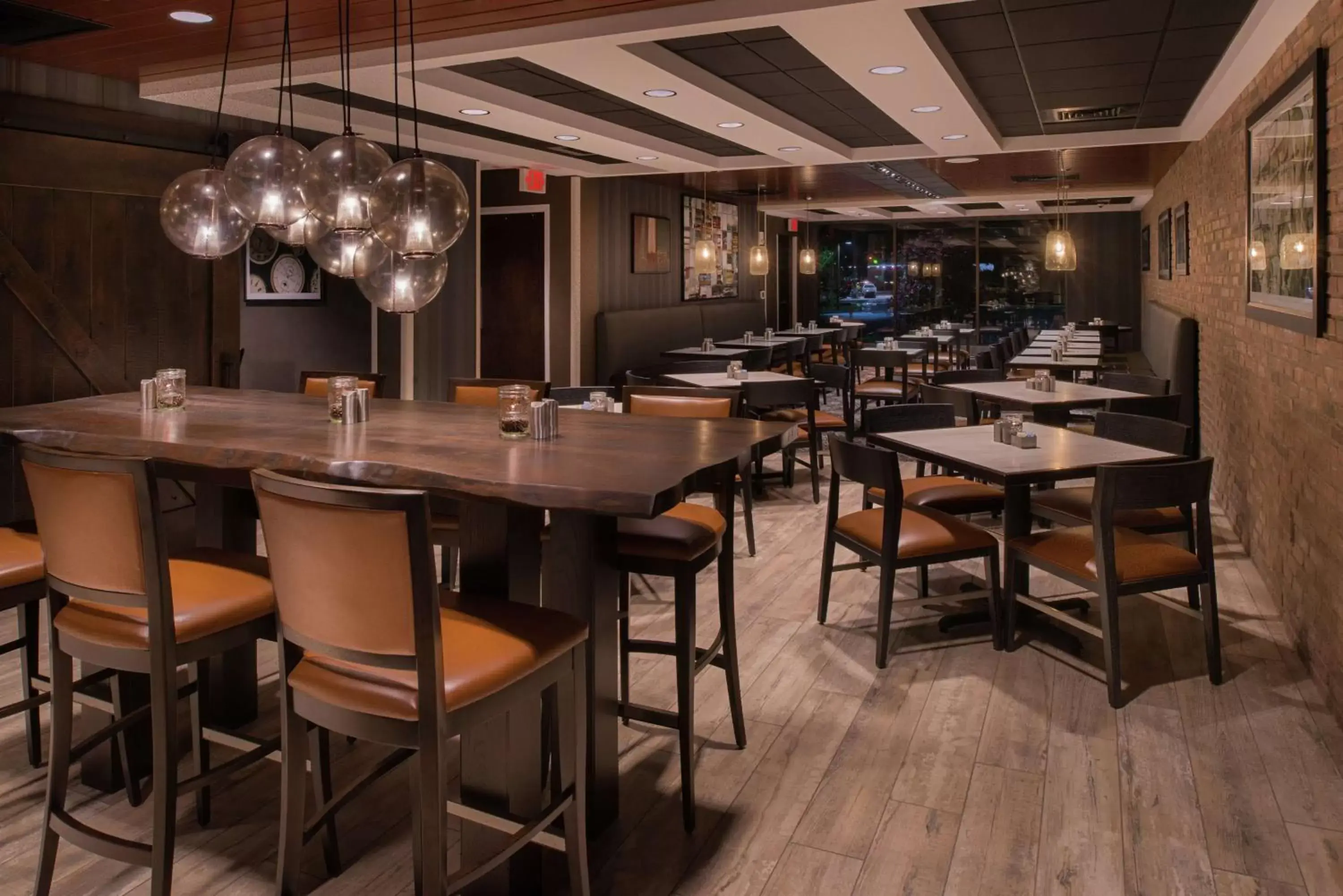 Lounge or bar, Restaurant/Places to Eat in Doubletree By Hilton Raleigh Crabtree Valley