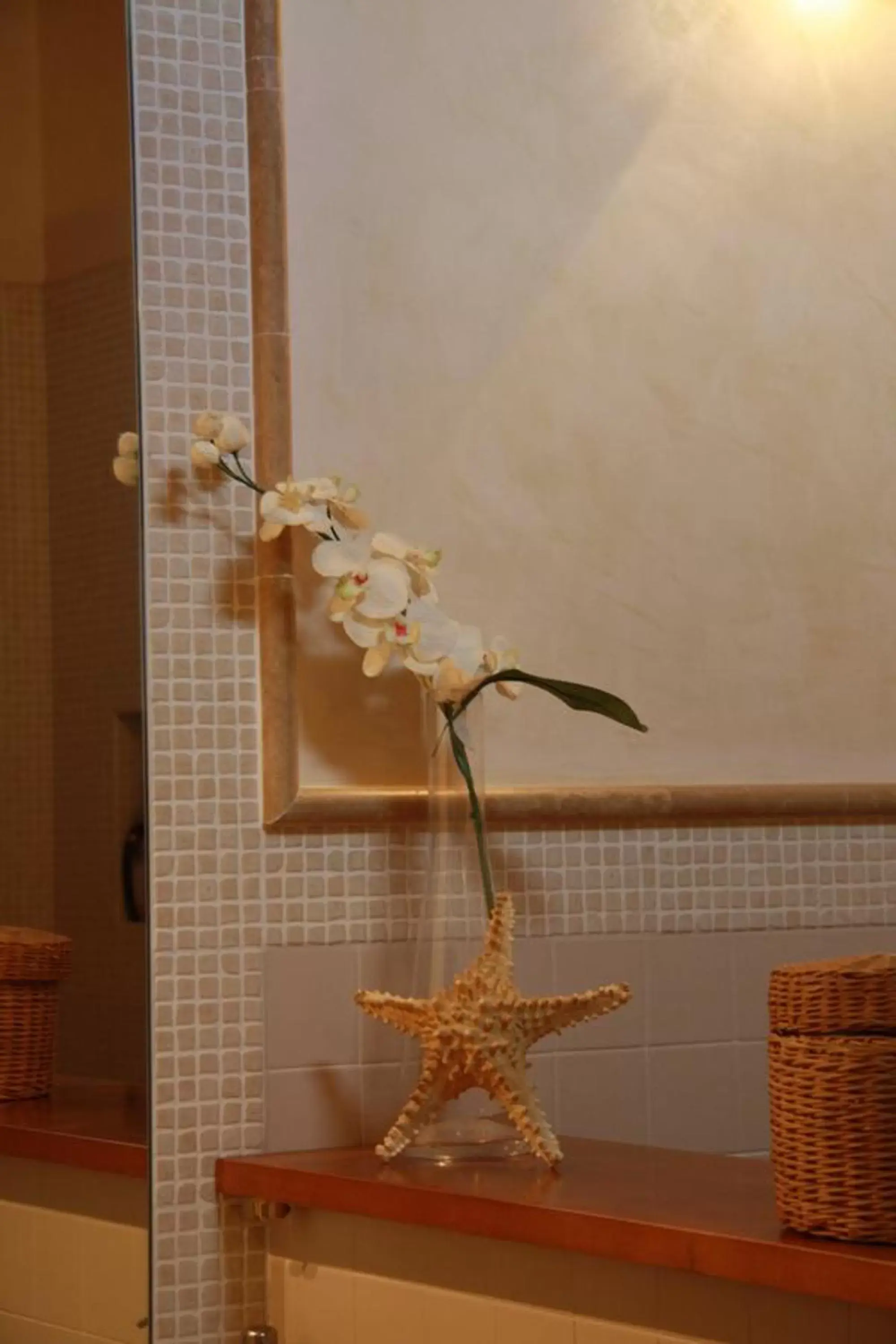 Decorative detail, Bathroom in Pietra E Glicine B&B