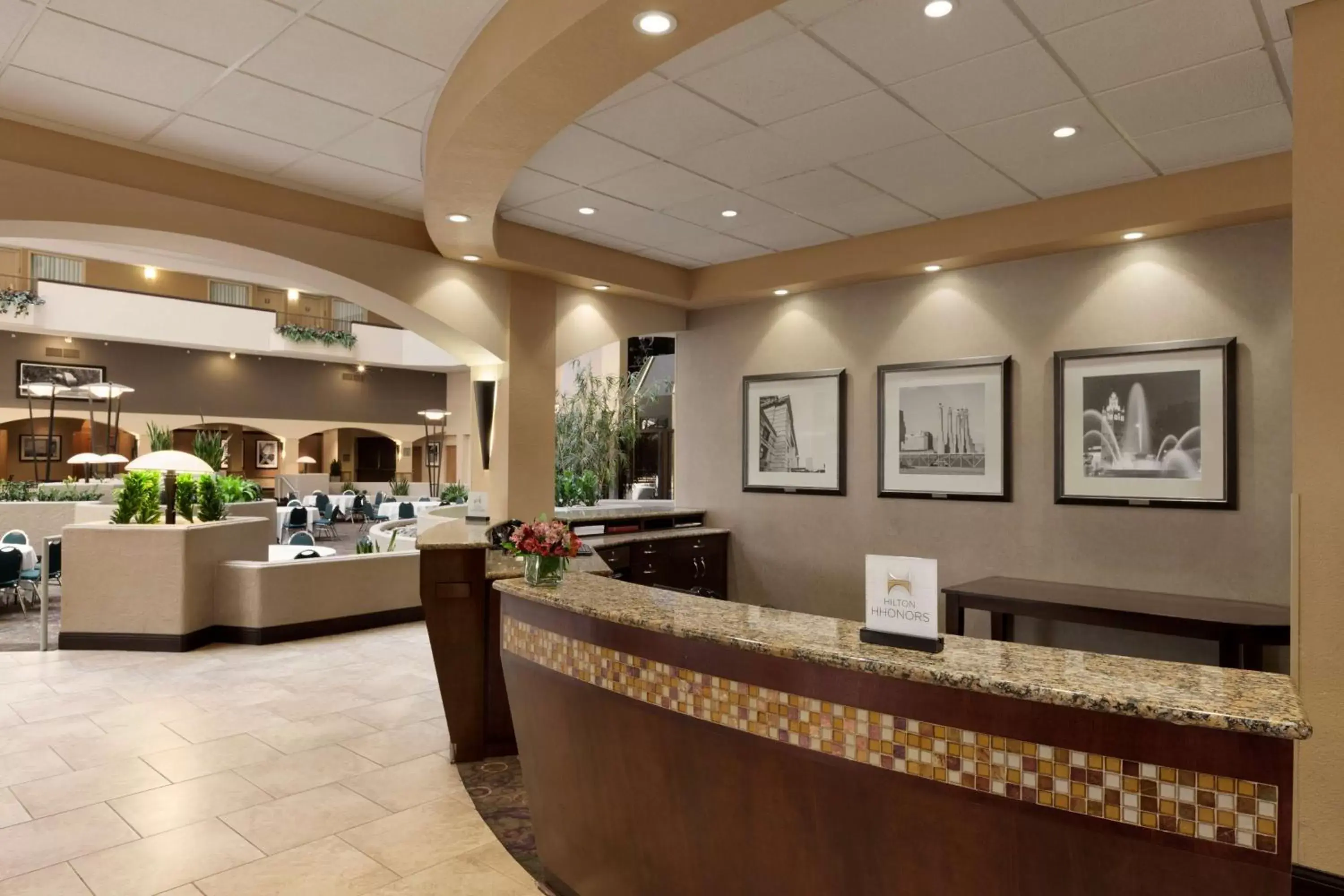 Lobby or reception, Lobby/Reception in Embassy Suites by Hilton Kansas City International Airport