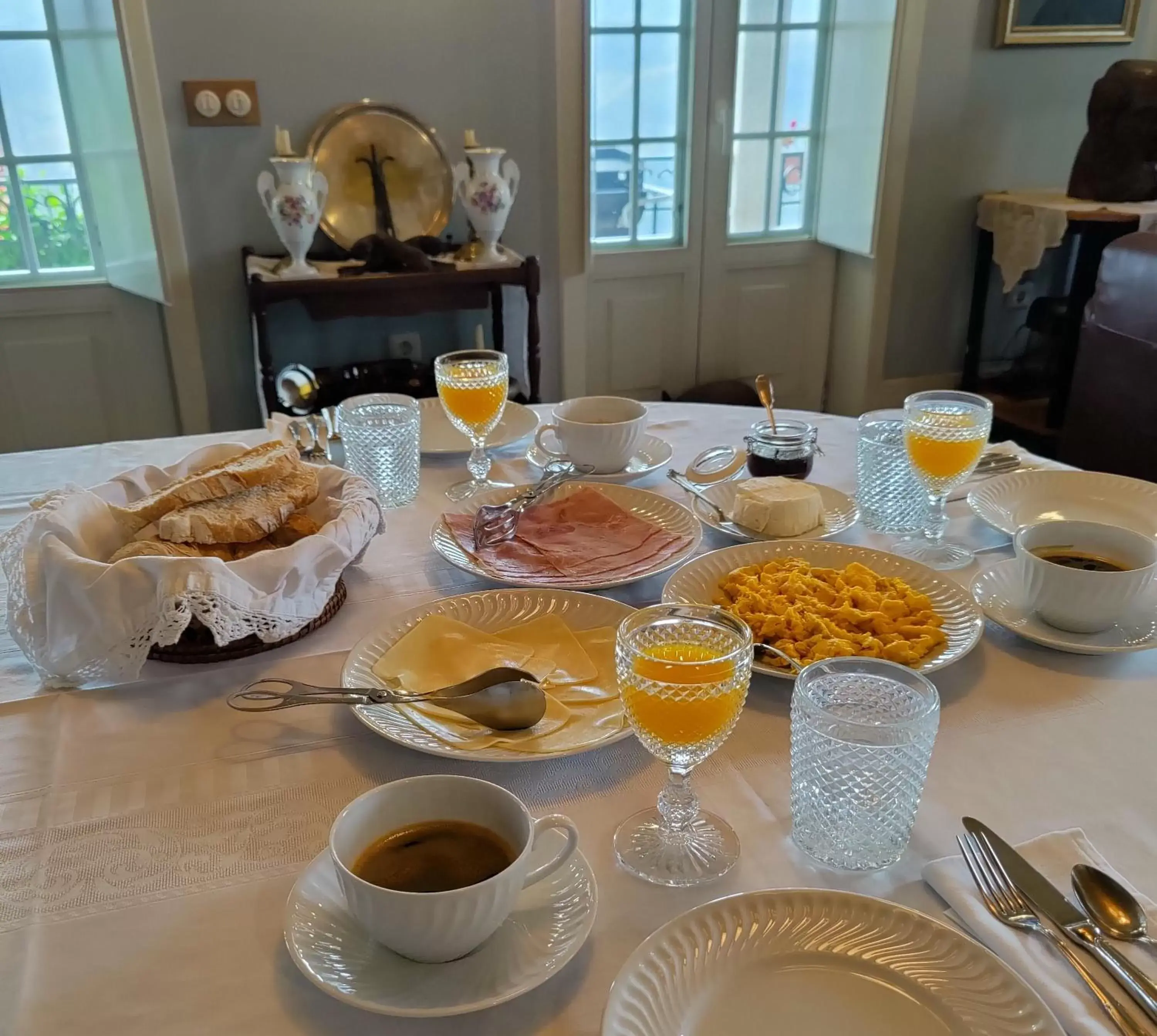 Dining area, Breakfast in Vila Nazaré