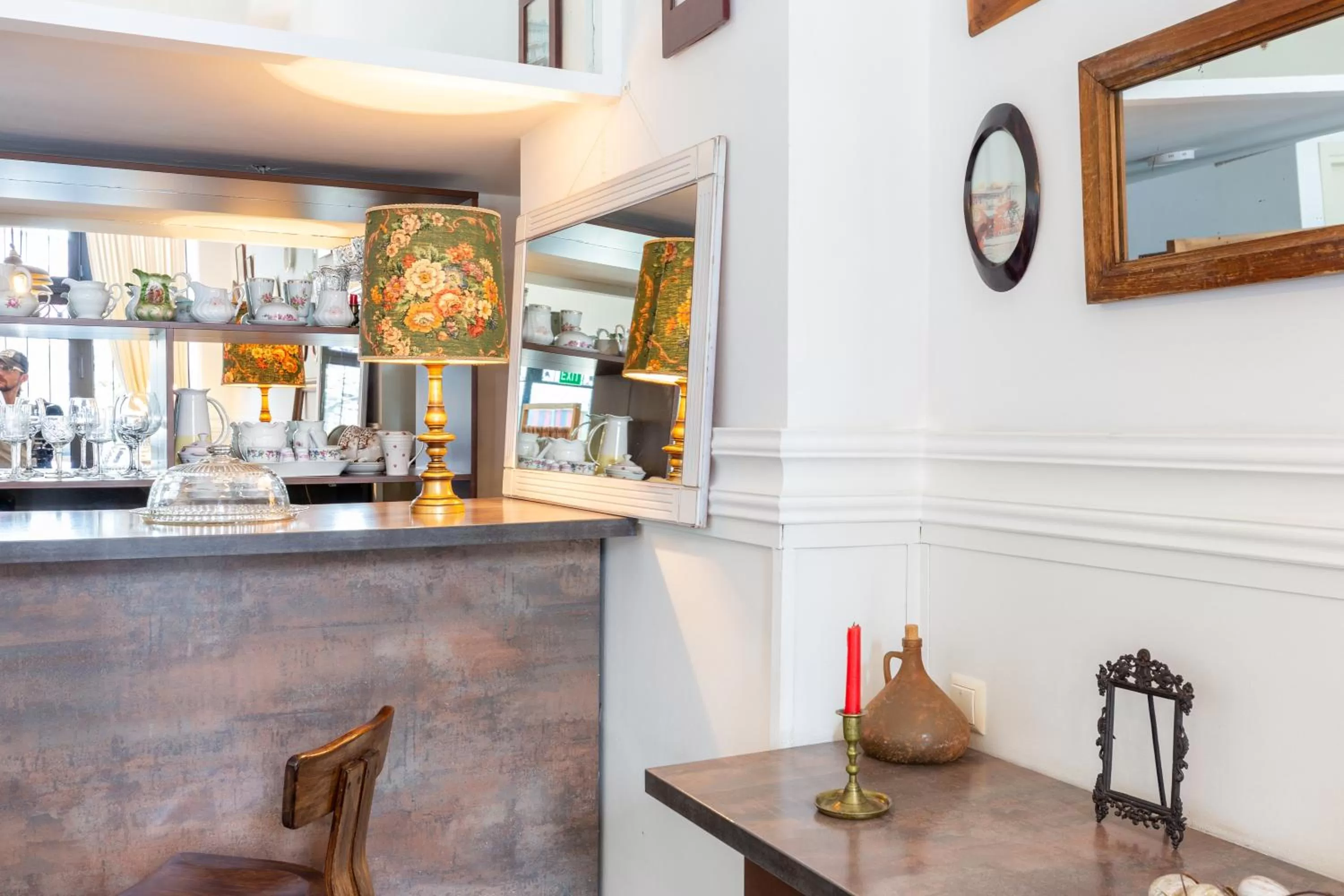 Lobby or reception in Hotel N16