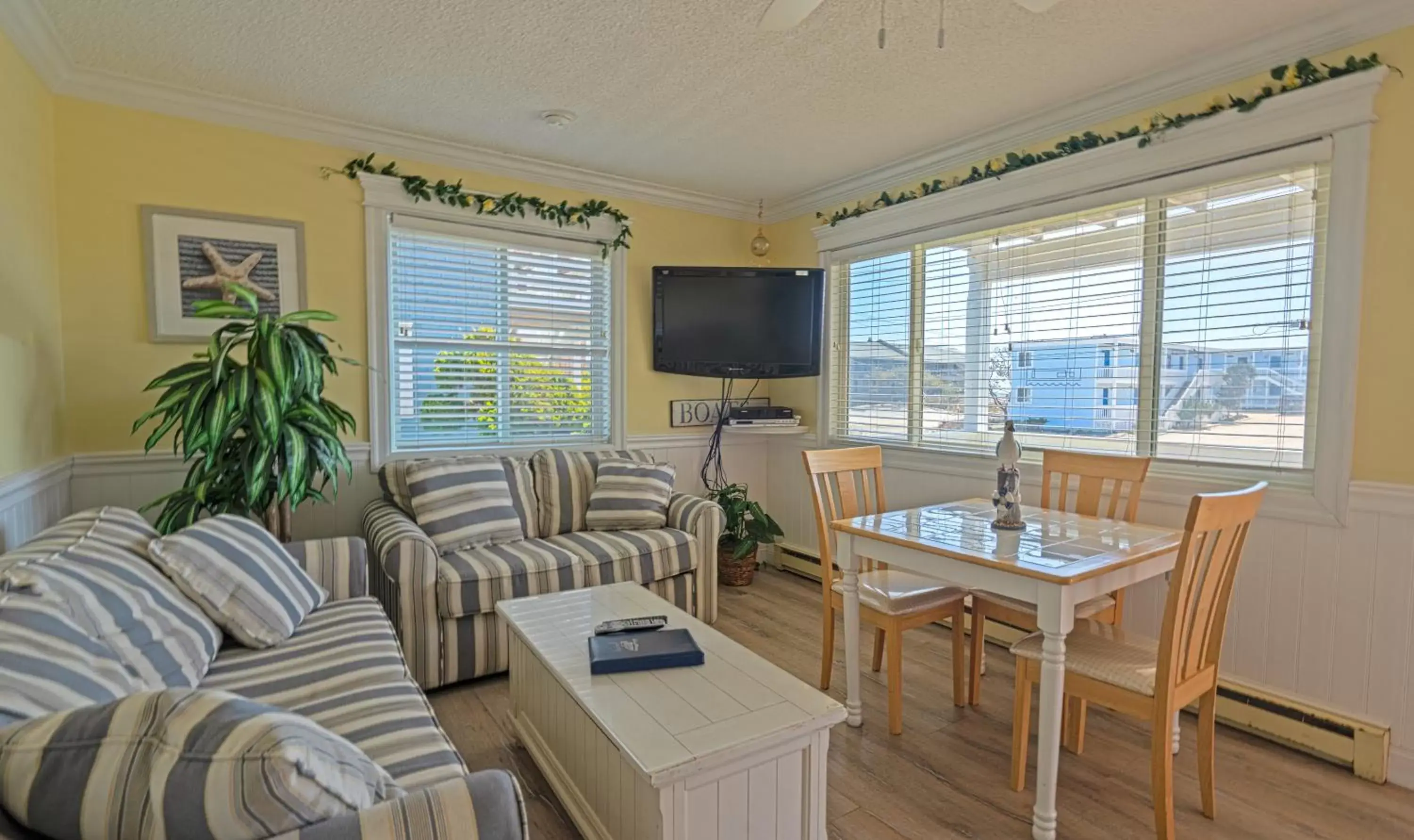 Seating Area in Montauk Oceanside Suites