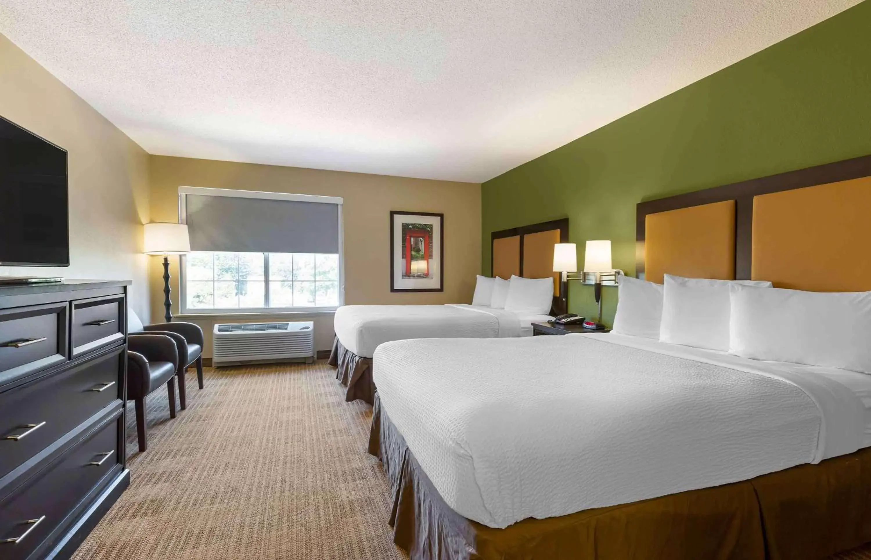 Bedroom in Extended Stay America Suites - Washington, DC - Tysons Corner