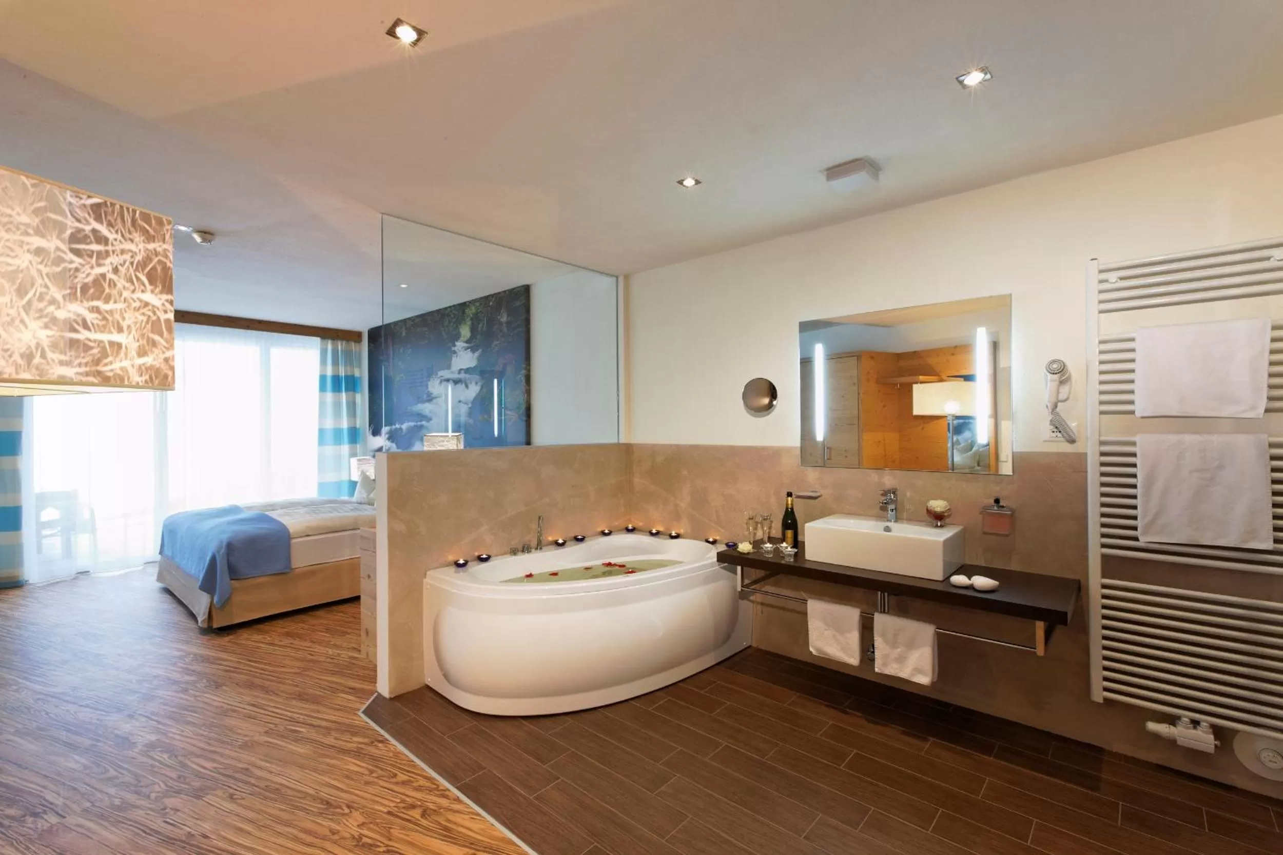 Bathroom, Bed in Hotel Amaten