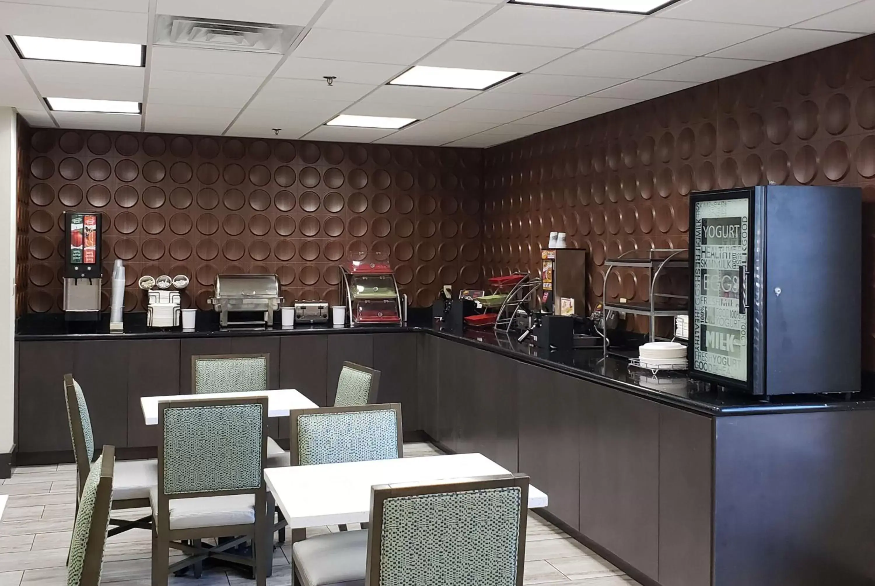 Restaurant/places to eat in Wingate by Wyndham Port Wentworth Savannah Area Restaurant/places to eat in Wingate by Wyndham Port Wentworth Savannah Area