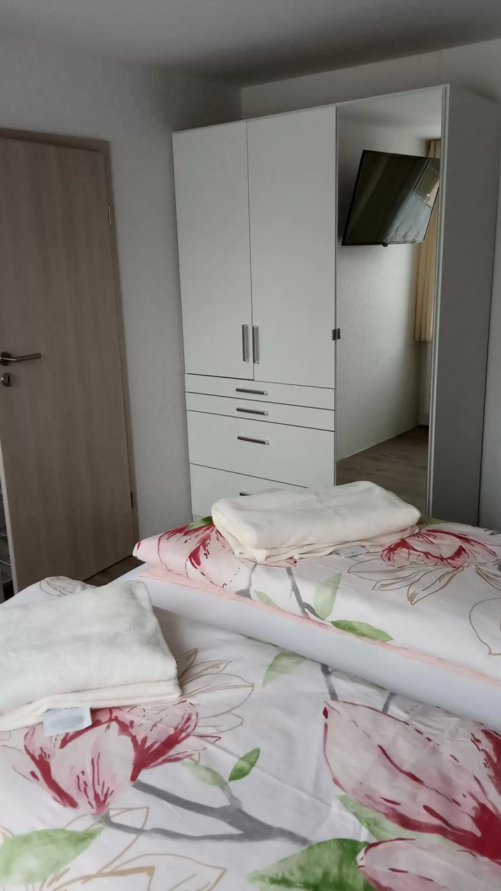 Bed in Gästehaus - Café Frank