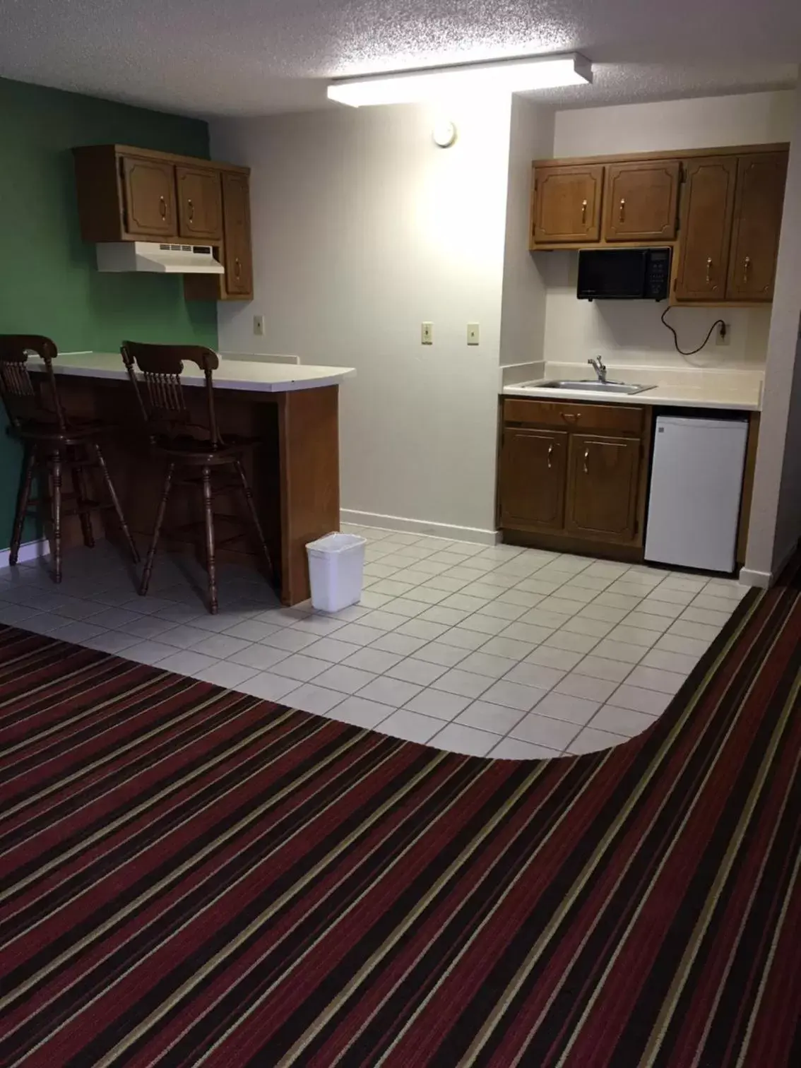 King Suite - Non-Smoking in Royal Inn King Suite - Non-Smoking in Royal Inn