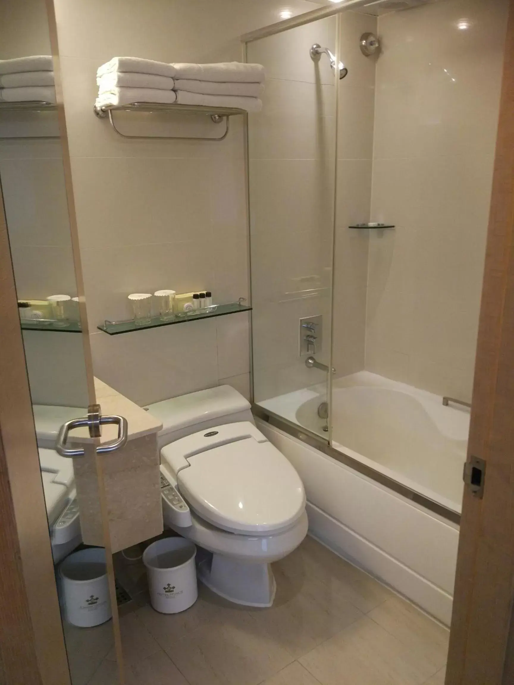 Bathroom in Hotel Prince Seoul